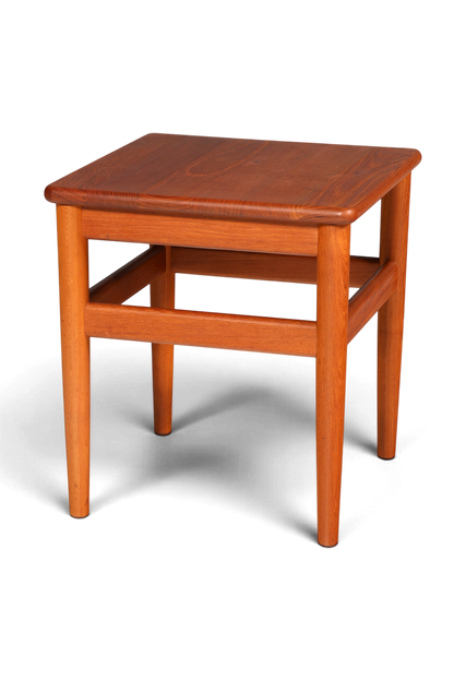 Hauptstadt Möblerei Mid-Century Beistelltisch aus Teakholz im dänischen Design mit quadratischer Platte