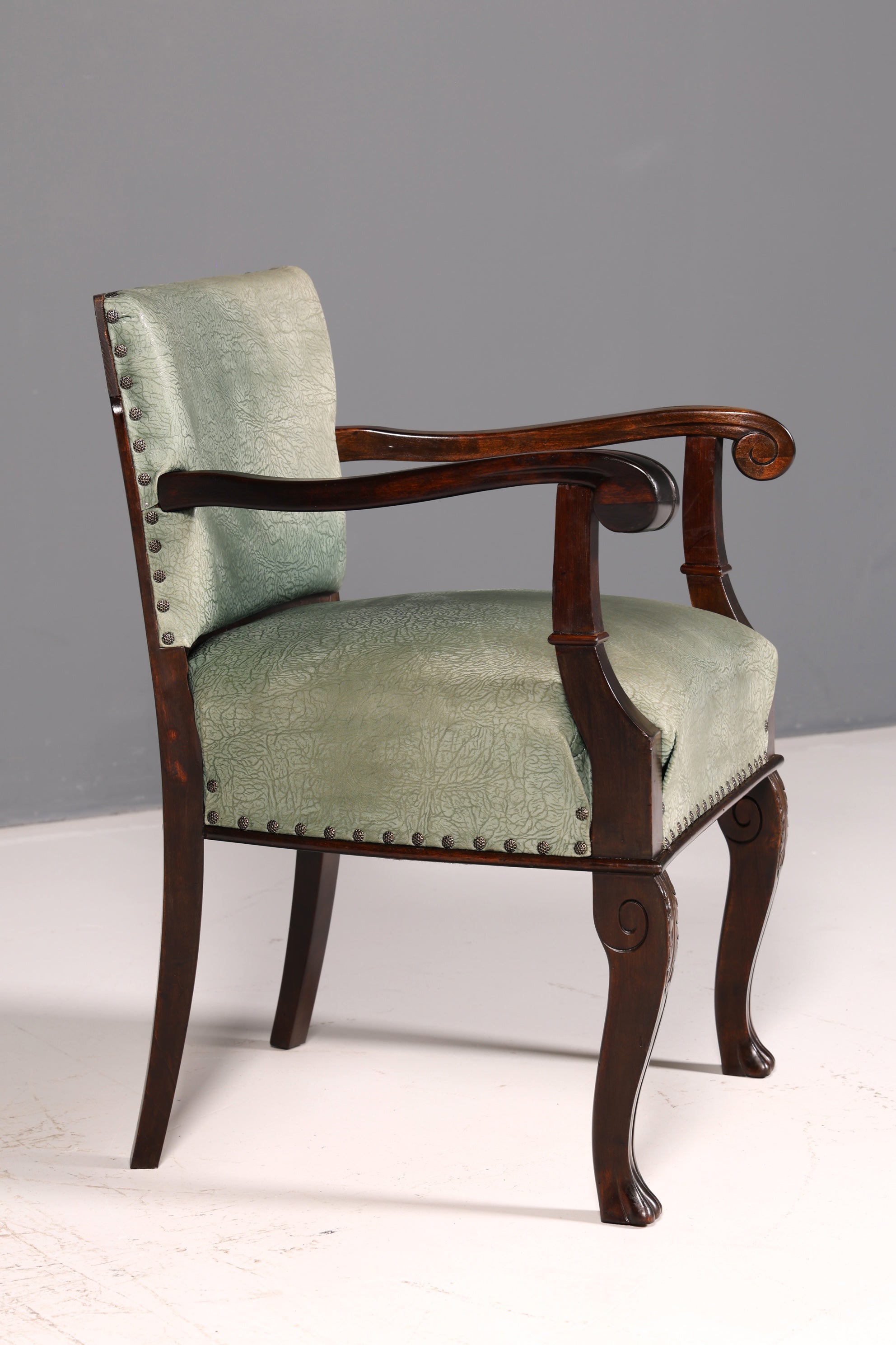 Beautiful Neo-Renaissance armchair from the Gründerzeit period, antique, circa 1910, suitable for a gentleman’s room
