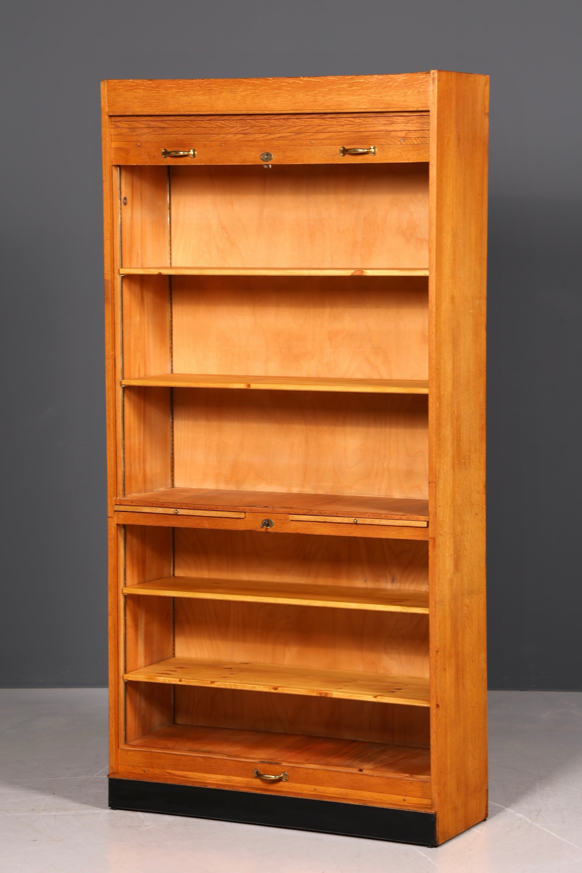 Schlichter Mid Century Rollladenschrank Bauhaus Apothekerschrank Art Deco Büro Aktenschrank