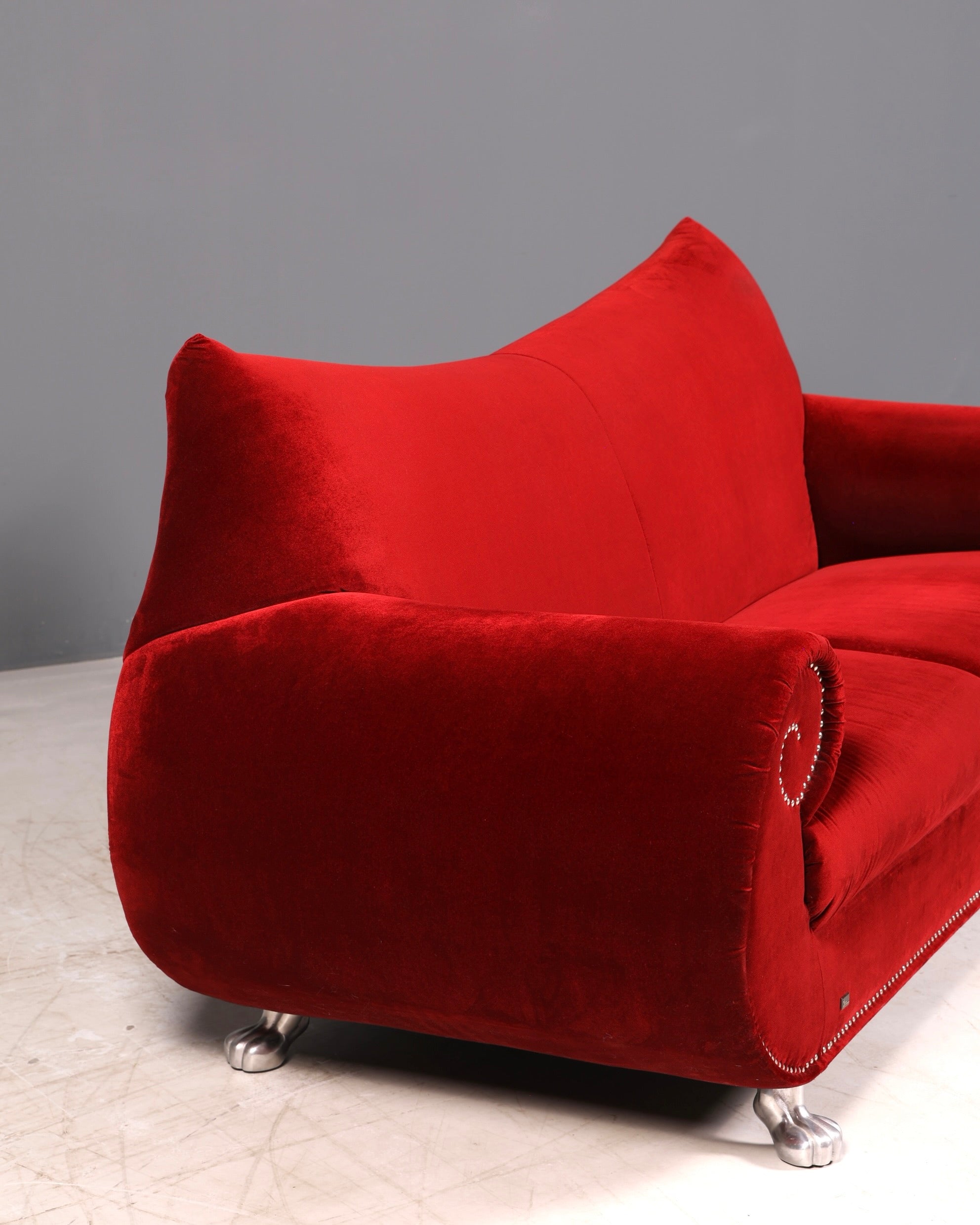 Opulent Bretz Gaudi red velvet designer sofa, 3-seater Baroque Bordeaux velvet couch