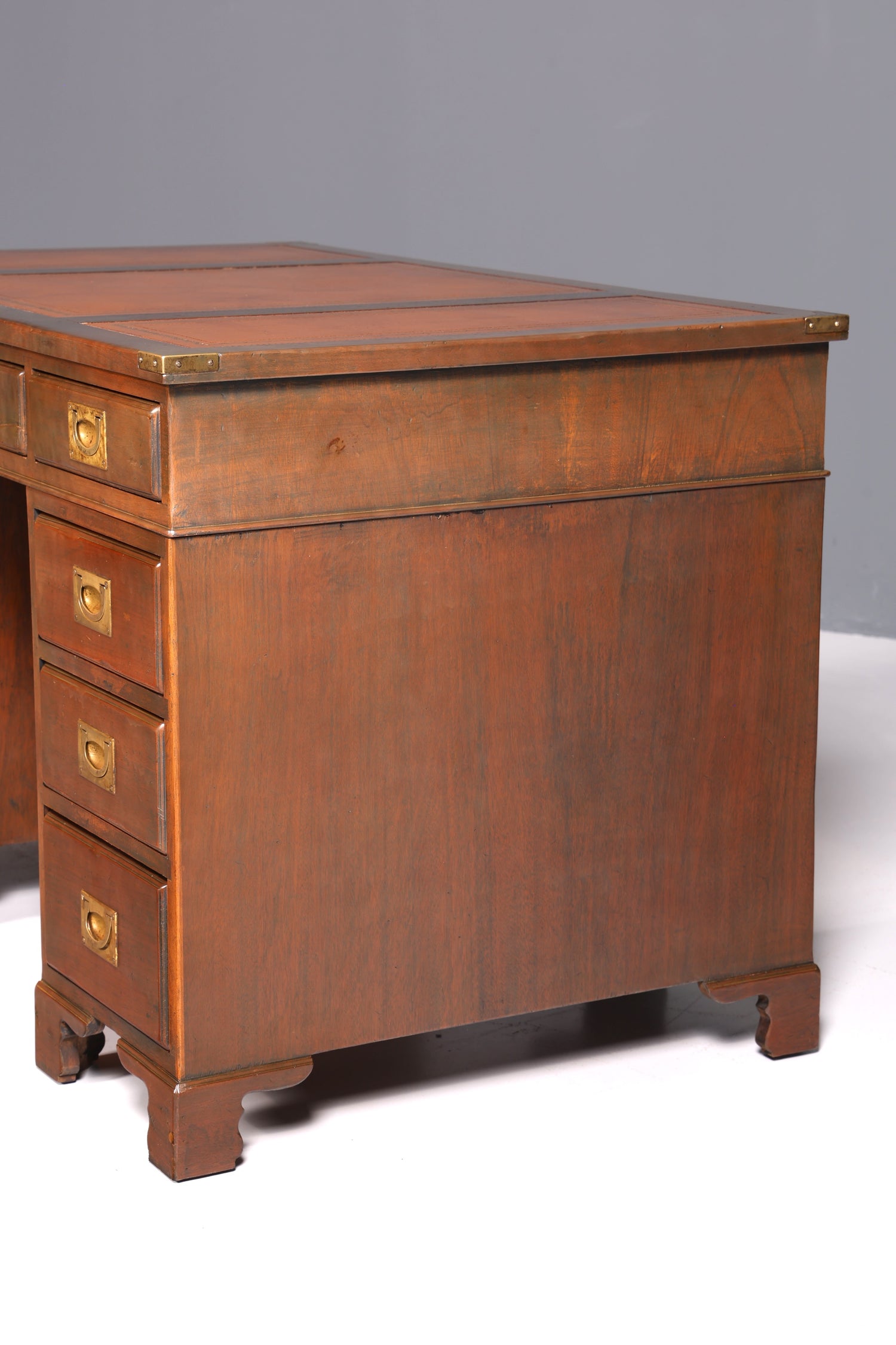 Traumhafter Maritimer Schreibtisch Englischer Military Desk Bürotisch Office Table mit echt Lederauflage
