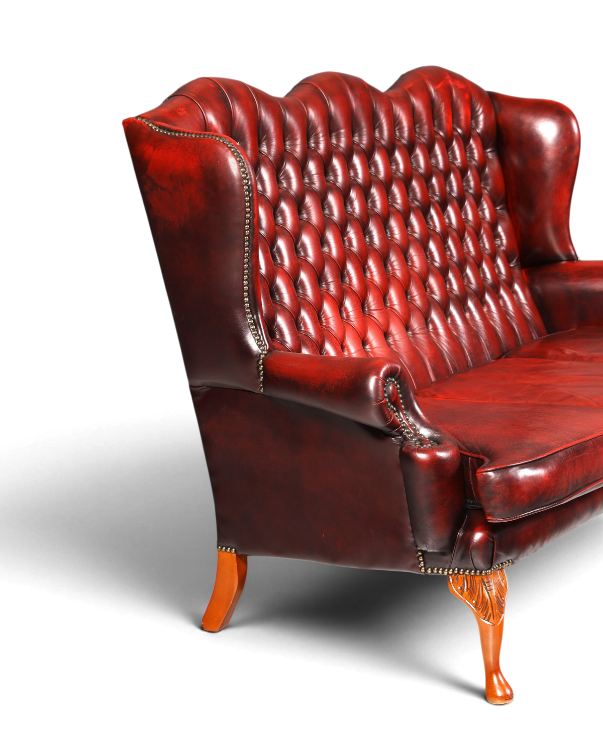 Hauptstadt Möblerei Chesterfield Queen Anne 3er Sofa aus rotem Echtleder mit Knopfheftung und Ziernägeln