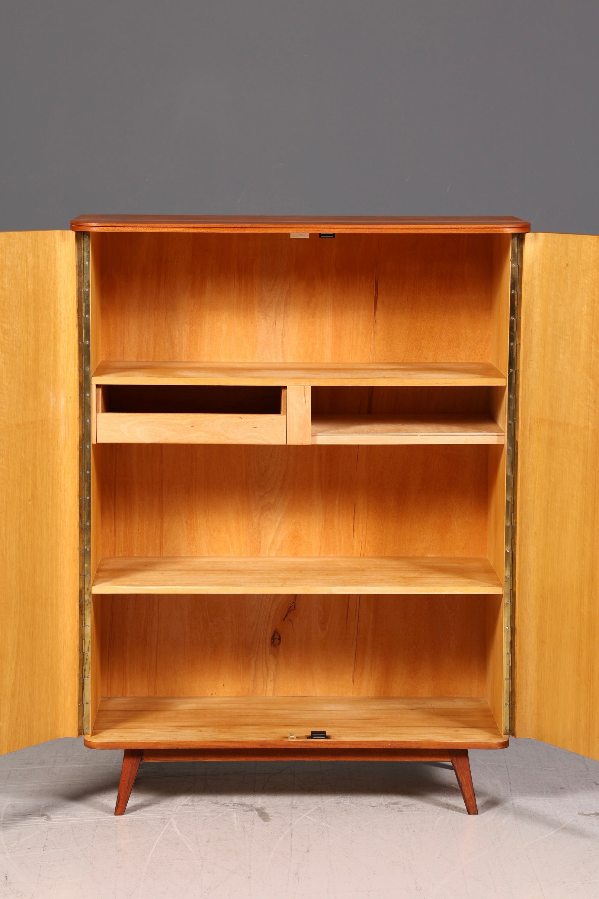 Wunderschöner Mid Century Schrank 60er Jahre Wäscheschrank Aktenschrank Kommode Vintage Holz