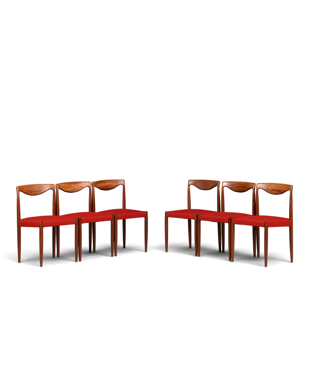 Hauptstadt Möblerei 6er-Set Bambi Stühle aus Holz mit rotem Stoffbezug im Mid-Century Design