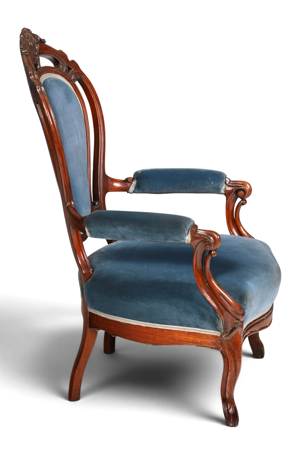 Hauptstadt Möblerei Louis Philippe Sessel im Biedermeier Stil mit blauem Samtbezug und dunklem Holzrahmen