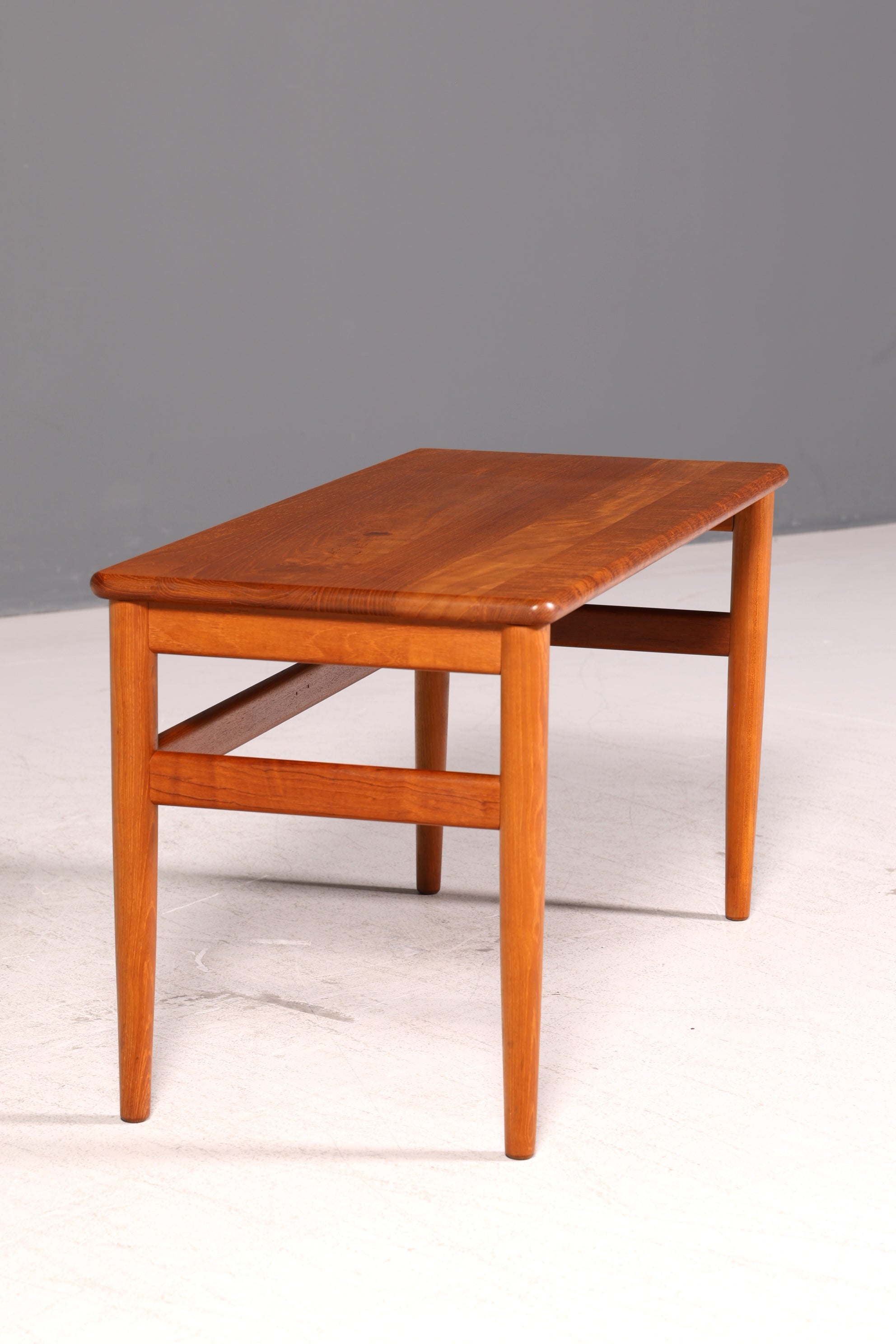Wunderschöner Mid Century Couchtisch Teak Ablagetisch Vintage Coffee Table 70er Wohnzimmertisch 1 von 2