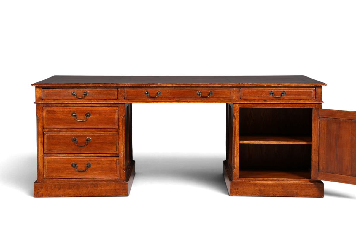 Hauptstadt Möblerei englischer XXL Partnerdesk aus massivem Holz mit Schubladen und Schrankfach im Vintage-Stil