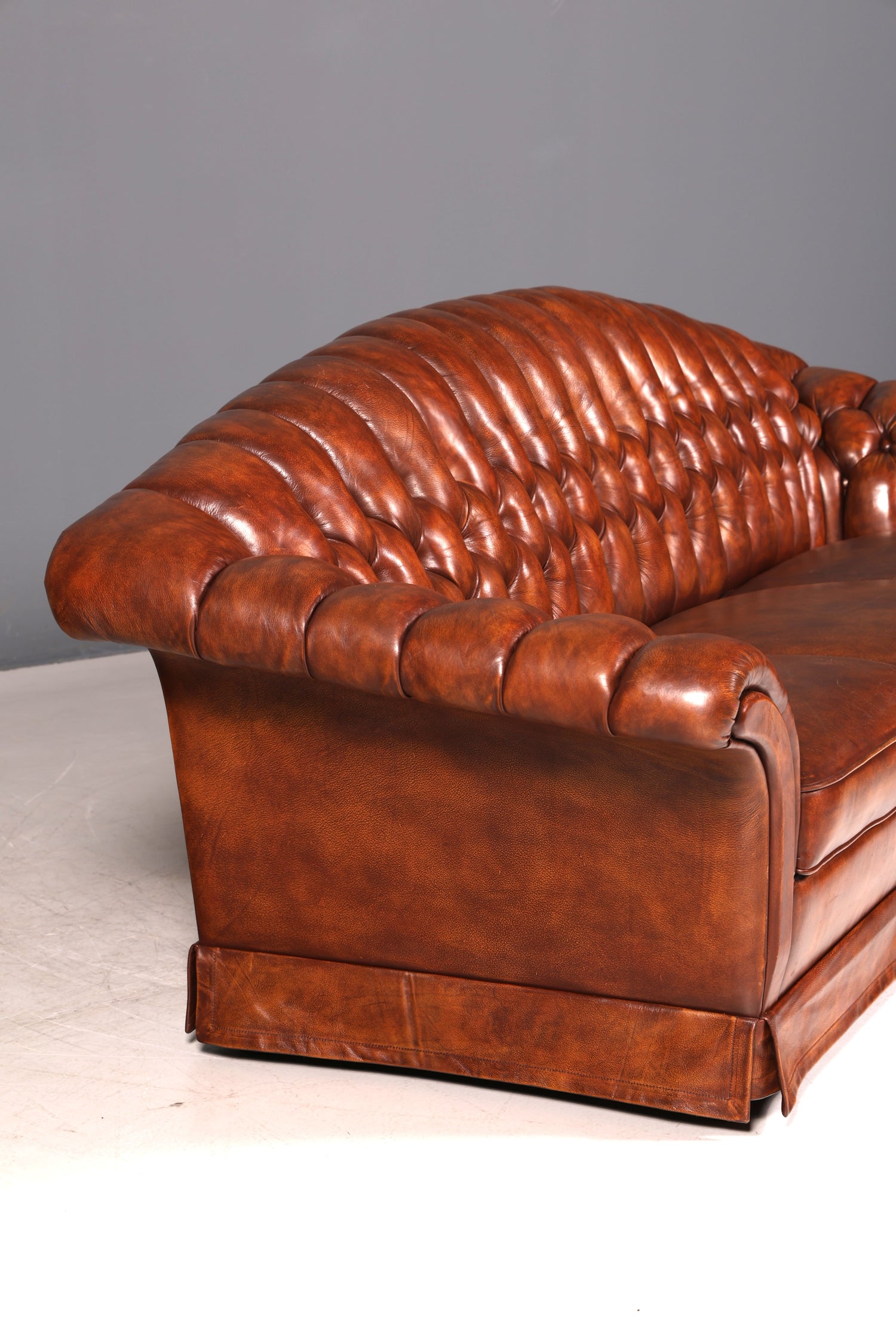 G447 Finish Wunderschönes Original Chesterfield Sofa 3- Sitzer echt Leder Oxblood Couch Englisch (Kopie)