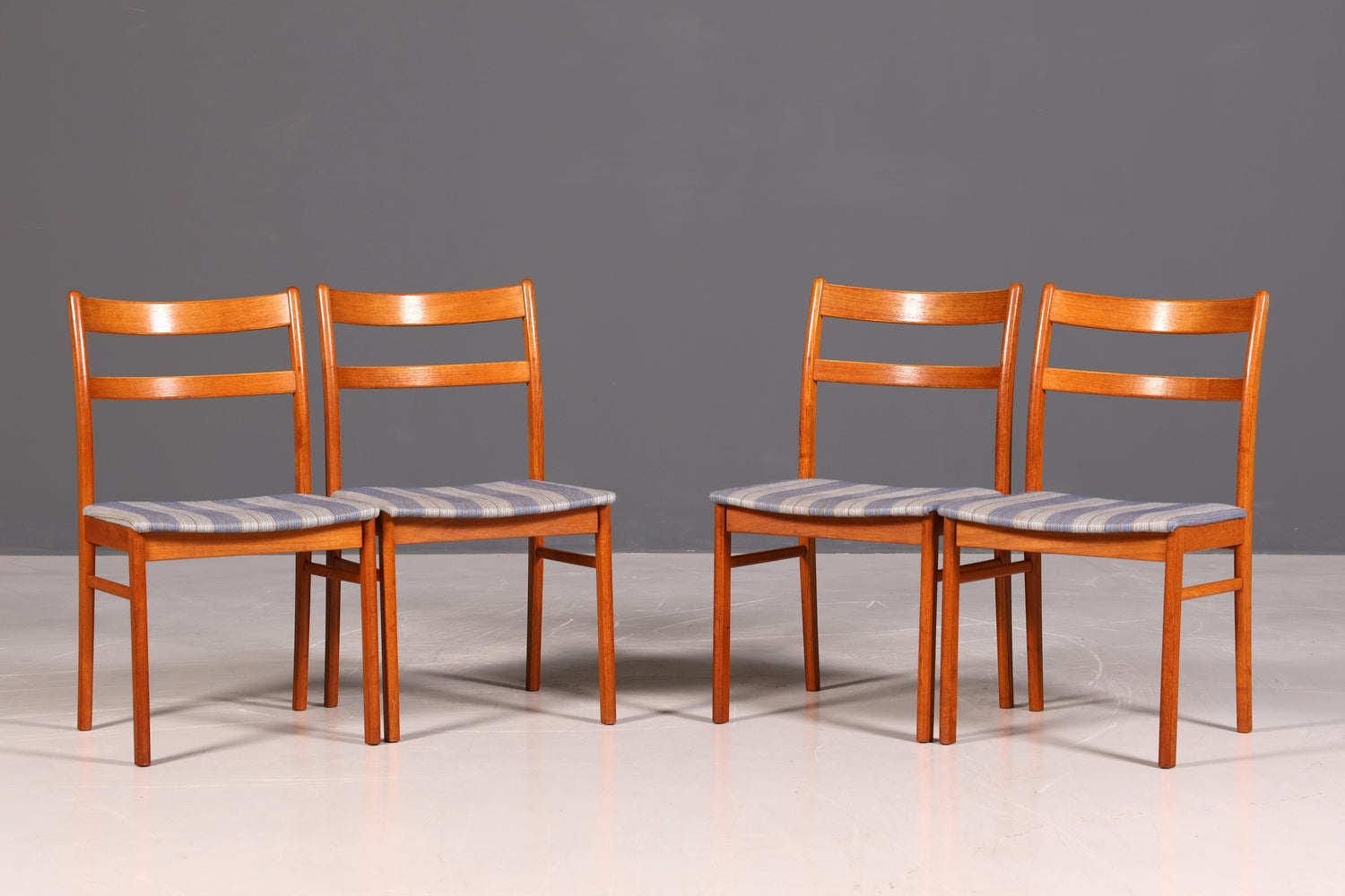 G403 Finish cm 4x Mid Century Teak Holz Stühle Made in Denmark Retro Stuhlset Danish Design Küchenstühle (Kopie)