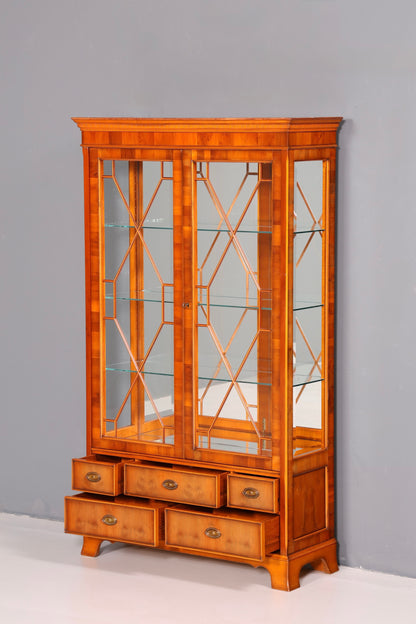 Wunderschöne Original Heldense Vitrine Englische Eibe Bücherschrank Glasvitrine mit Beleuchtung Antik