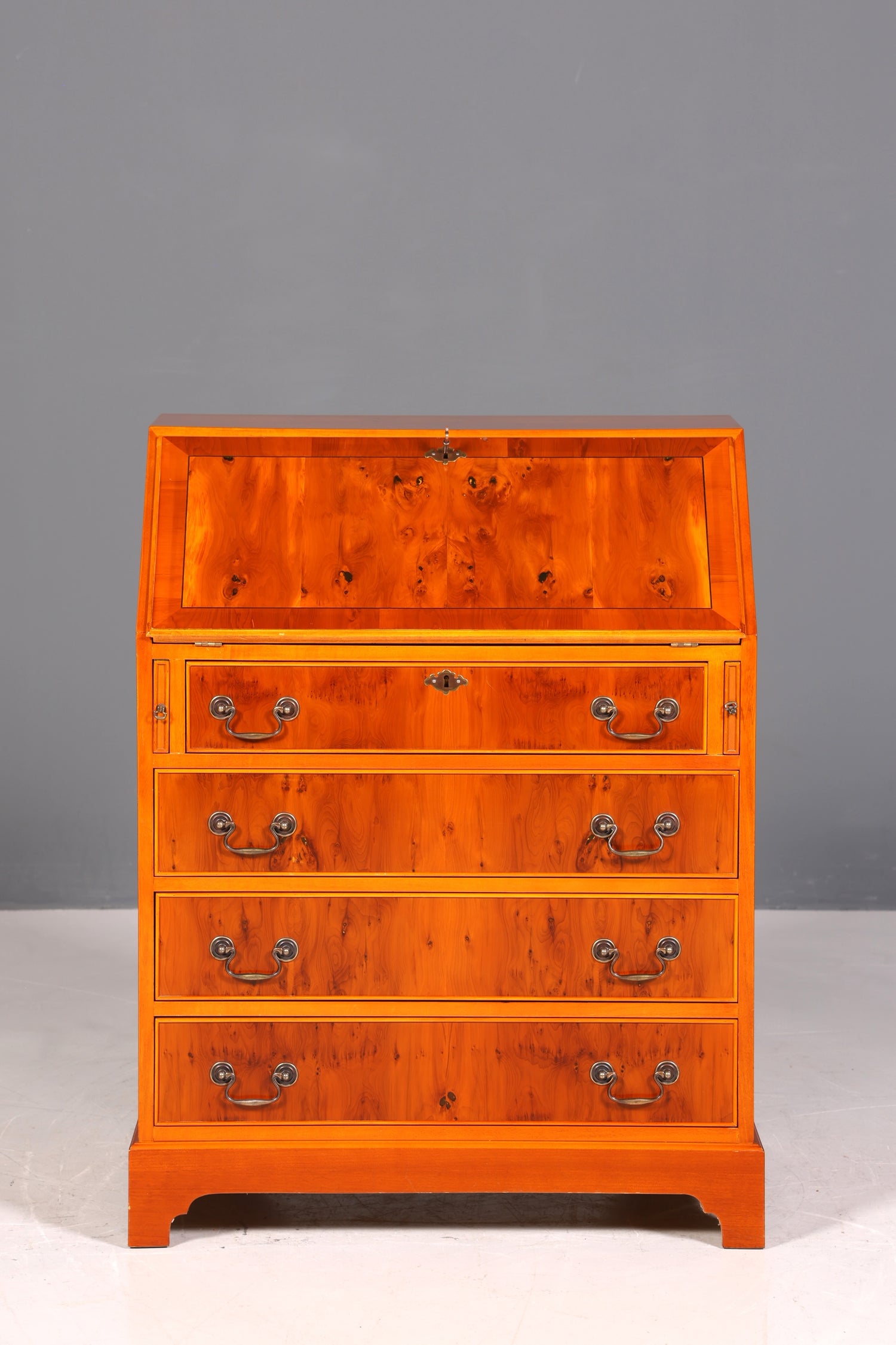 Wunderschöner Englischer Sekretär Eibe Schreibkommode Antik Stil Kommode UK Schreibtisch