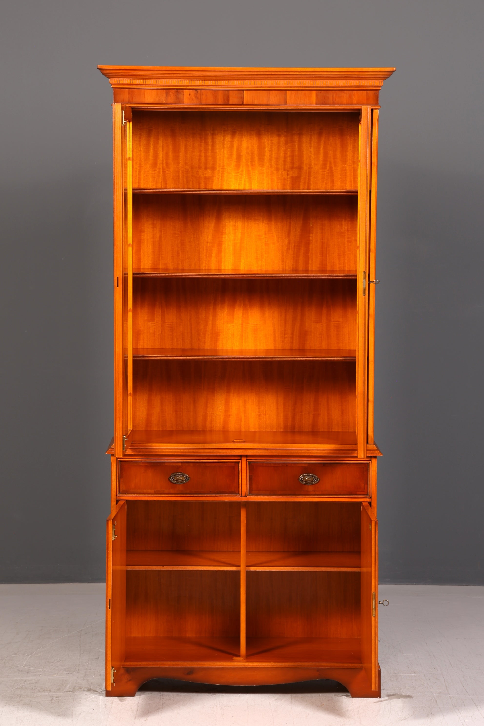 Wunderschöne Original Heldense Vitrine Eibe Bücherschrank Glasvitrine Buffet Schrank