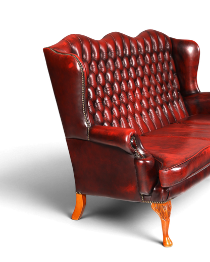 Hauptstadt Möblerei Chesterfield 3er Sofa aus rotem Echtleder mit Knopfheftung und verzierten Holzfüßen