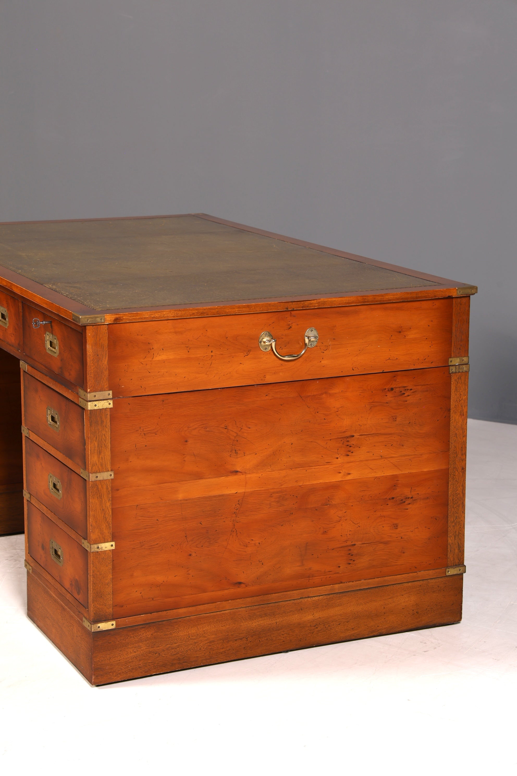 Wunderschöner Maritimer Schreibtisch Englischer Military Chest Bürotisch Office Table
