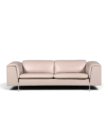 Hauptstadt Möblerei Ligne Roset gri deri ve kumaş tasarımcı kanepe, krom metal ayaklı modern 2-3 kişilik oturma grubu
