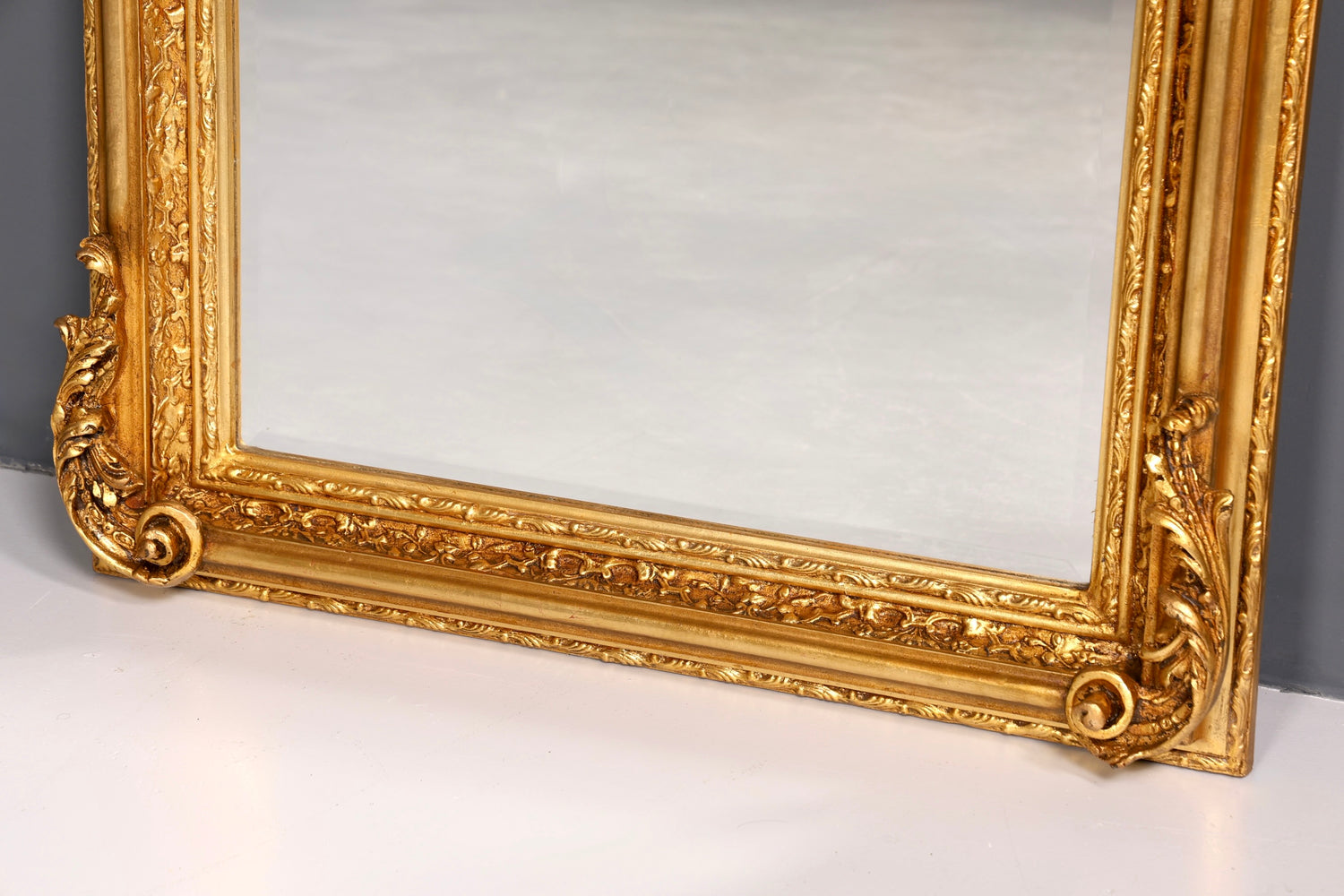 Stilvoller Prunk Barock Stil Wandspiegel Ornamenten Gold Spiegel Flurspiegel Spiegel