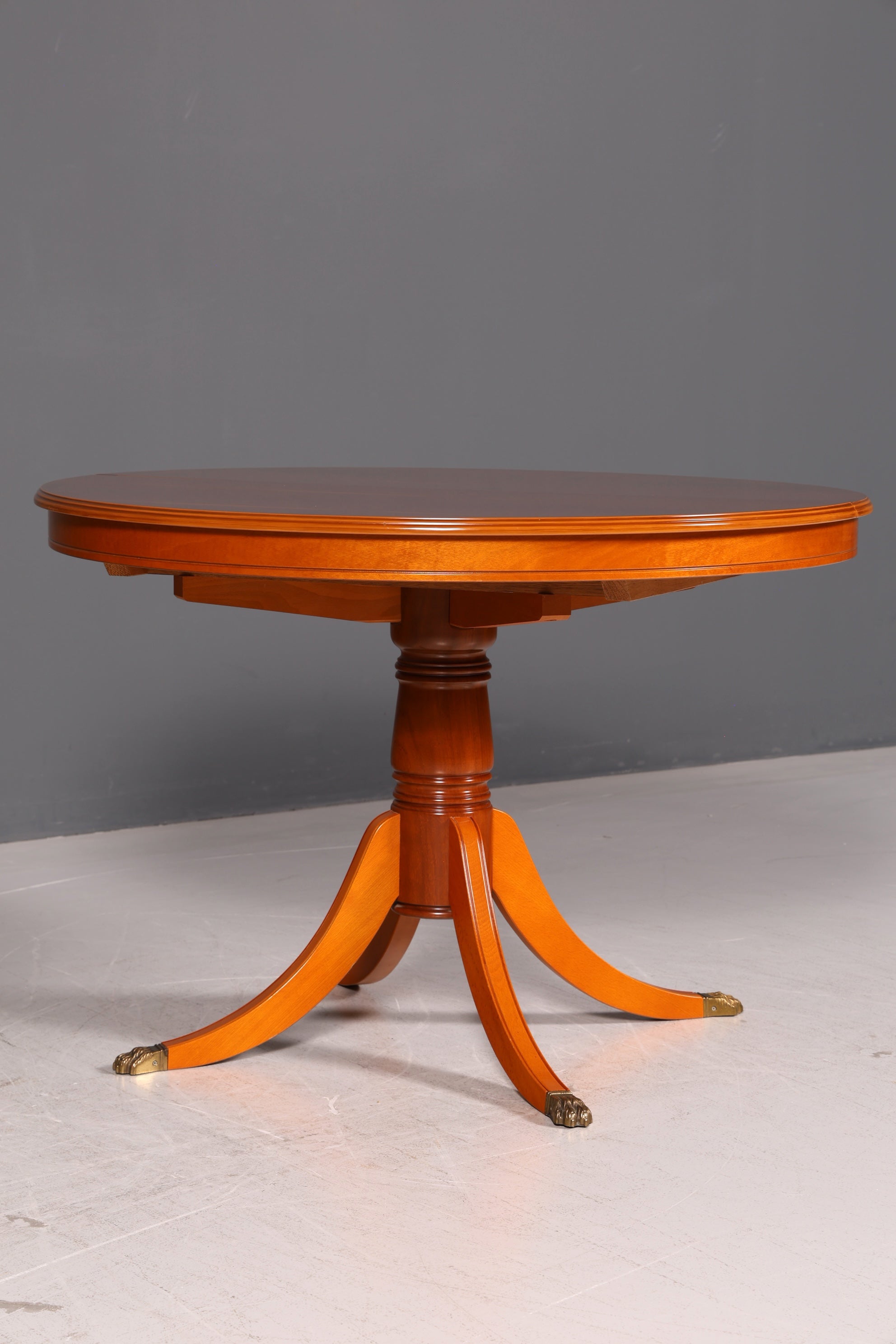 Wunderschöner Englischer Tisch rund ausziehbar Esstisch 60er Küchentisch Eibe