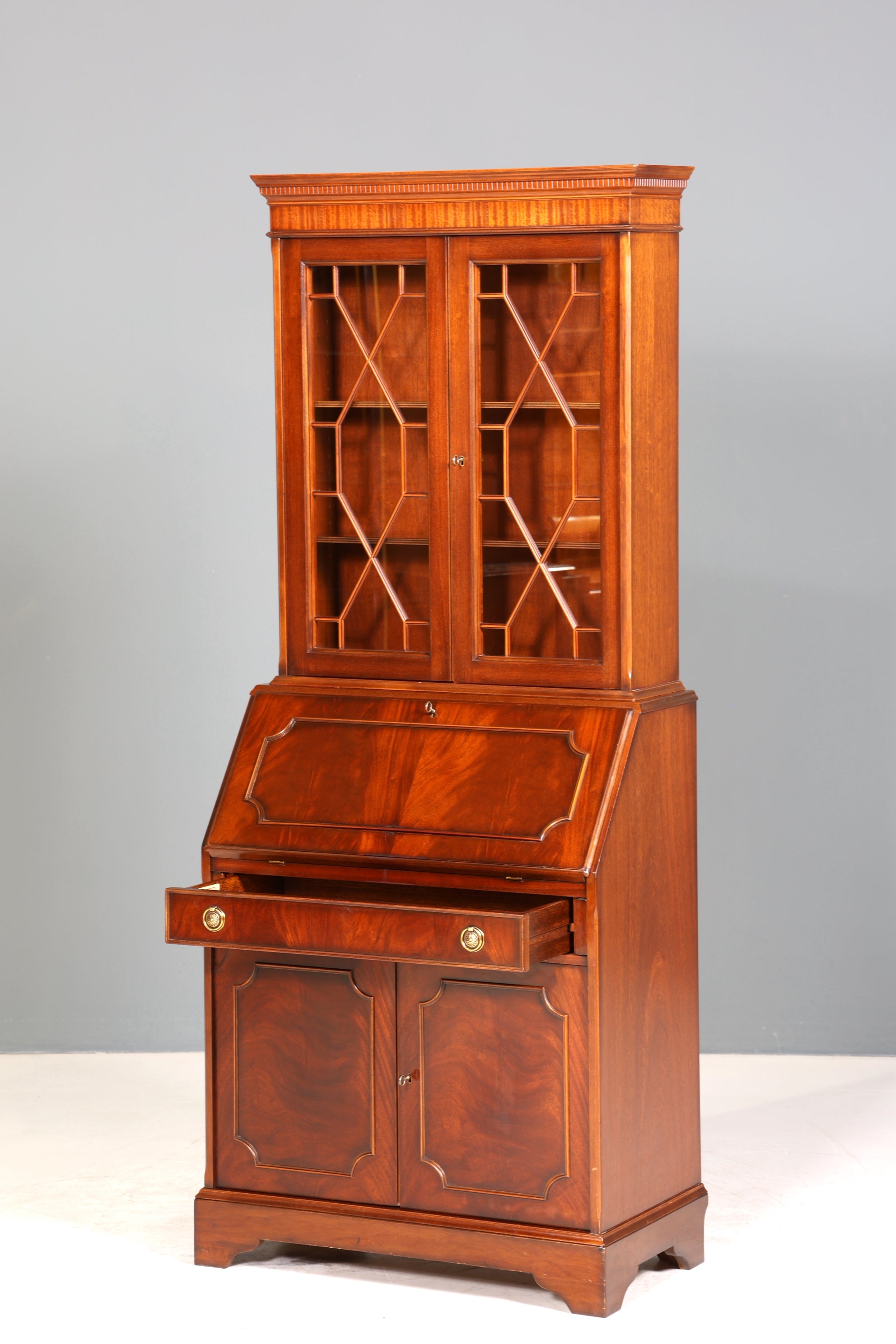 E913 Finish cm Stilvoller Englischer Sekretär Original Heldense Büro Aufsatzsekretär Eibe Antik 60S Vitrinen Schrank UK