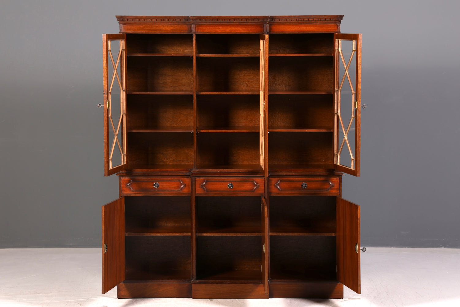 Beeindruckende Englische Vitrine Mahagoni Bibliothek Bücherschrank Glasvitrine Buffet Schrank Antik Vintage