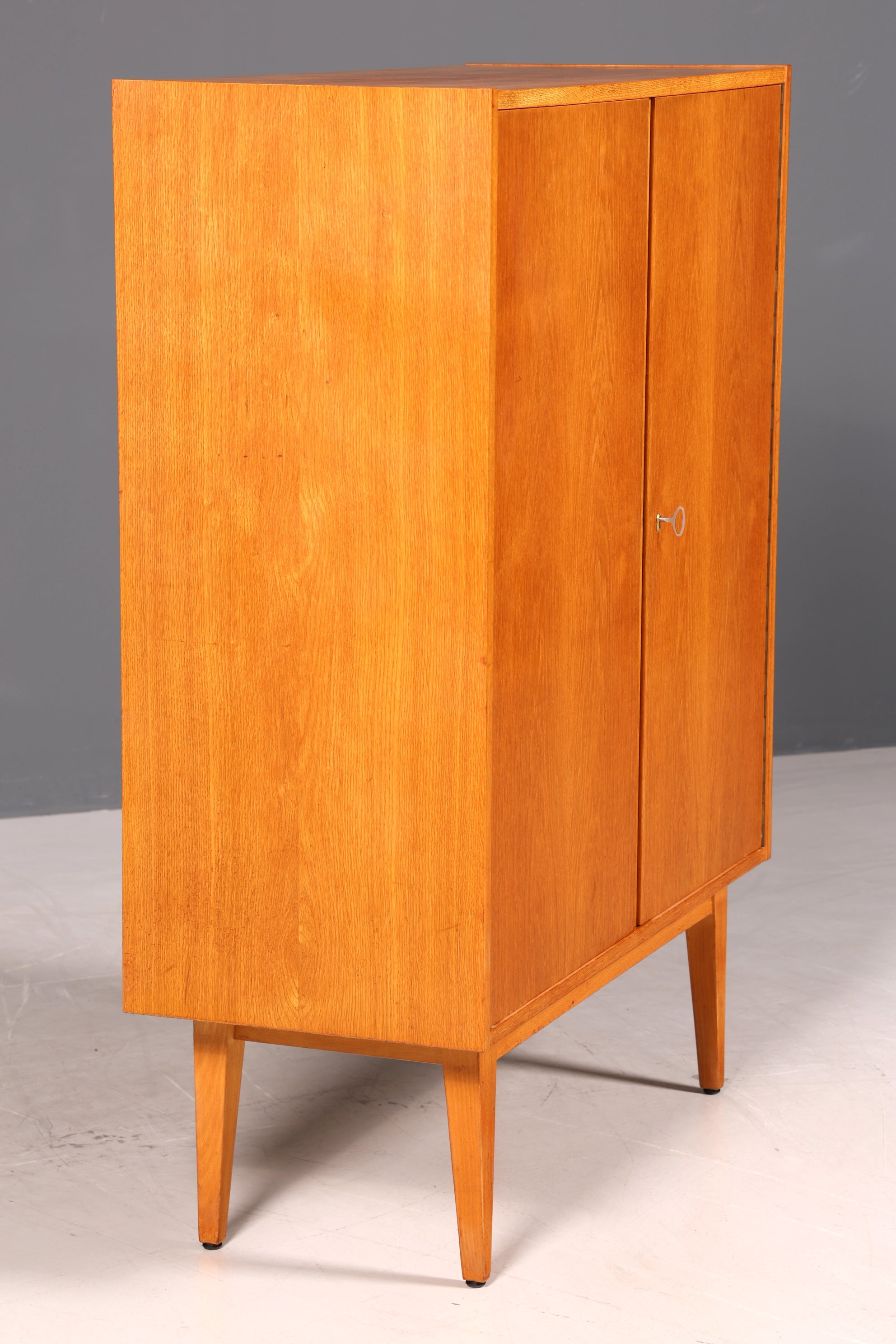 G578 Finish Wunderschöner Mid Century Schrank 60er Jahre Wäscheschrank Aktenschrank Kommode (Kopie 2)