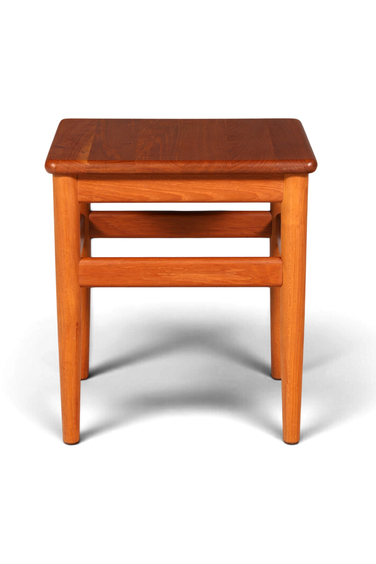 Hauptstadt Möblerei Mid-Century Beistelltisch aus Teakholz im dänischen Design mit quadratischer Platte