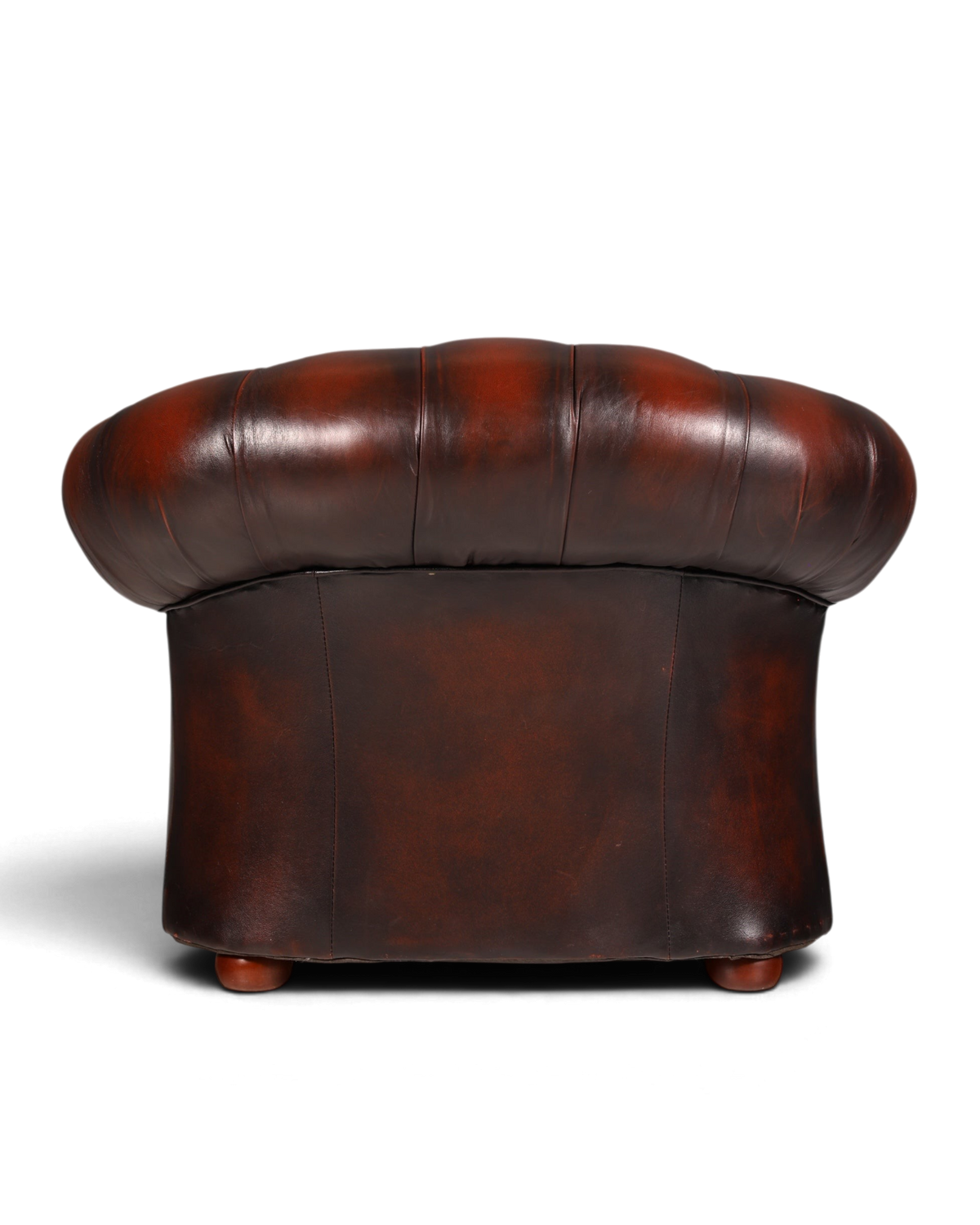Hauptstadt Möblerei Chesterfield Centurion Sessel aus braunem Echtleder, Rückansicht des englischen Armlehnsessels