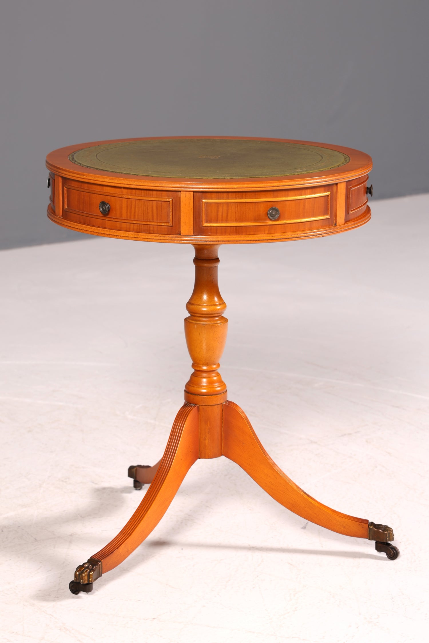 G049 Finish Traumhafter Englischer Tisch Couchtisch Englisch Antik Stil Ablagetisch Regency Stil Beistelltisch