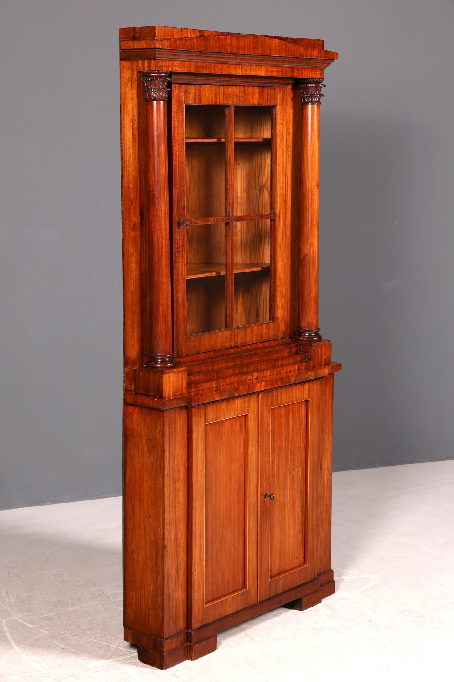 Wunderschöne Original Biedermeier Vitrine um 1820 Antiker Mahagoni Schrank Antik Säulen