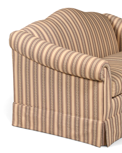 Hauptstadt Möblerei Drexel Heritage 2-Sitzer Sofa mit klassischem beigem Streifenmuster und gepolsterten Armlehnen