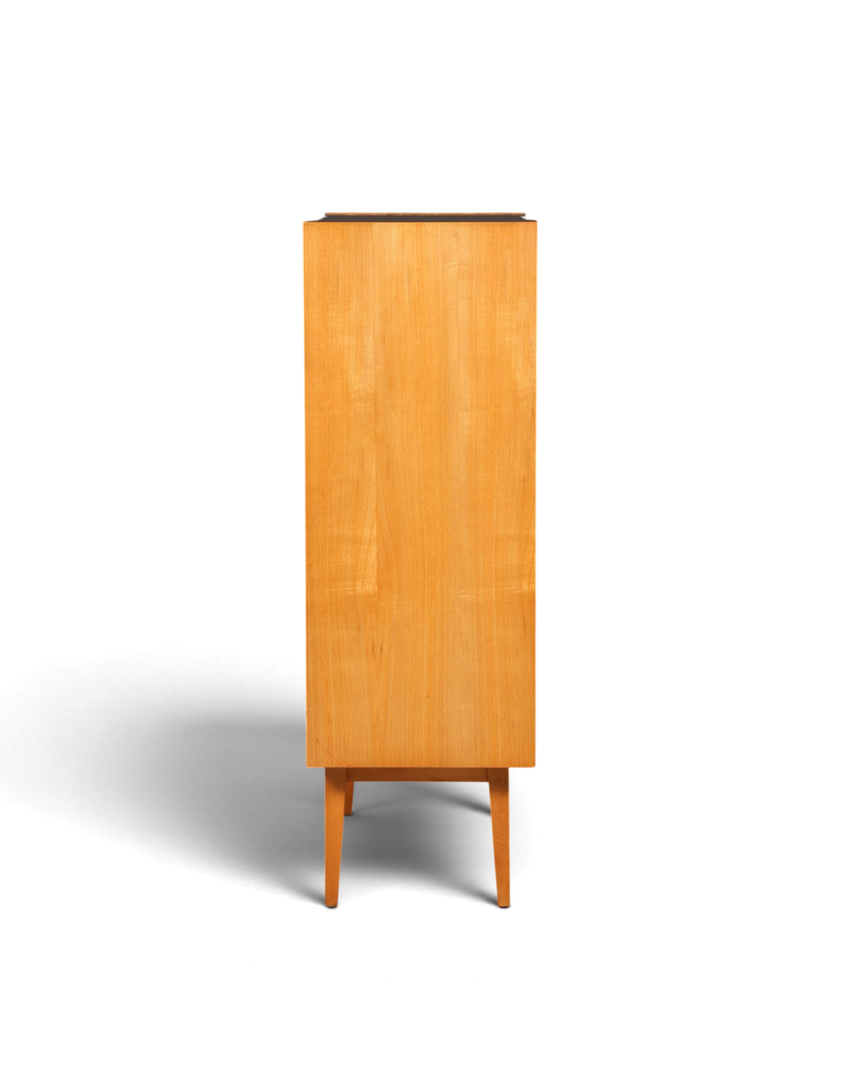 Hauptstadt Möblerei H824 Schrank aus hellem Holz im Mid-Century-Design mit konischen Beinen