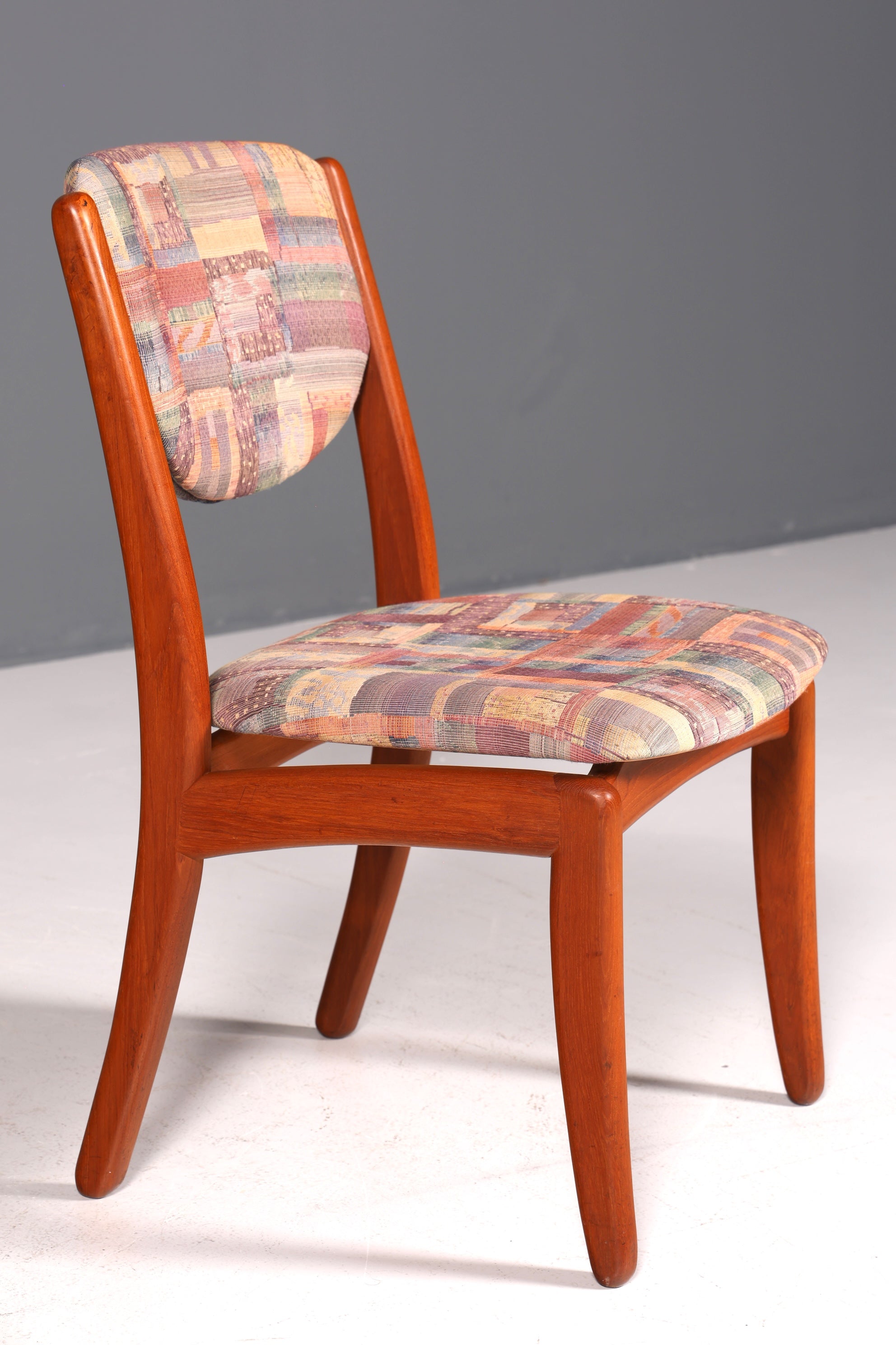 Schlichter Mid Century Stuhl Retro Esszimmer Stuhl Danish Design Küchenstuhl Teak Holz Sekretär Stuhl 1 von 2