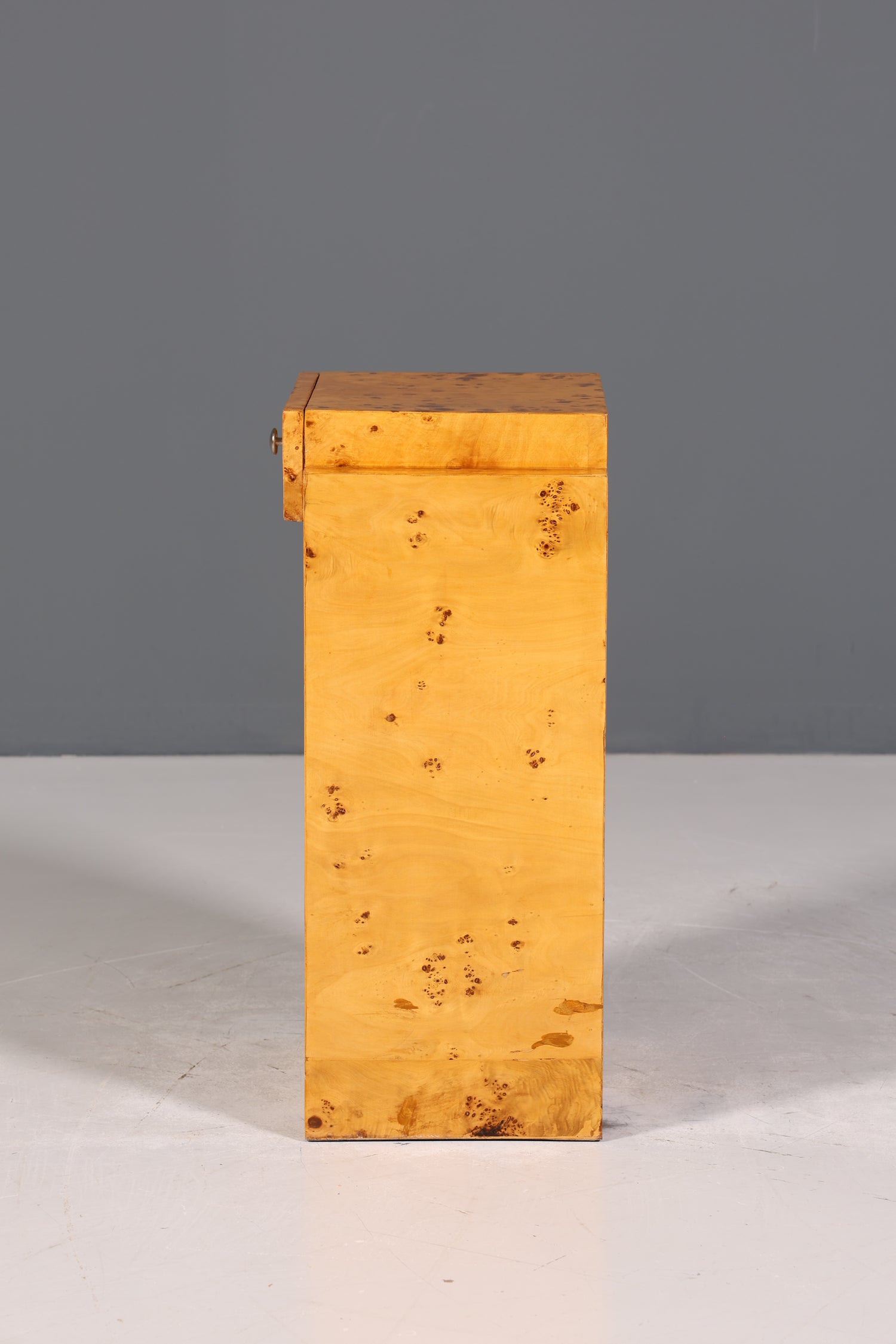 Wunderschöner Art Deco Stil Beistelltisch (Links) - Eleganter Ablagetisch für Ihr Zuhause