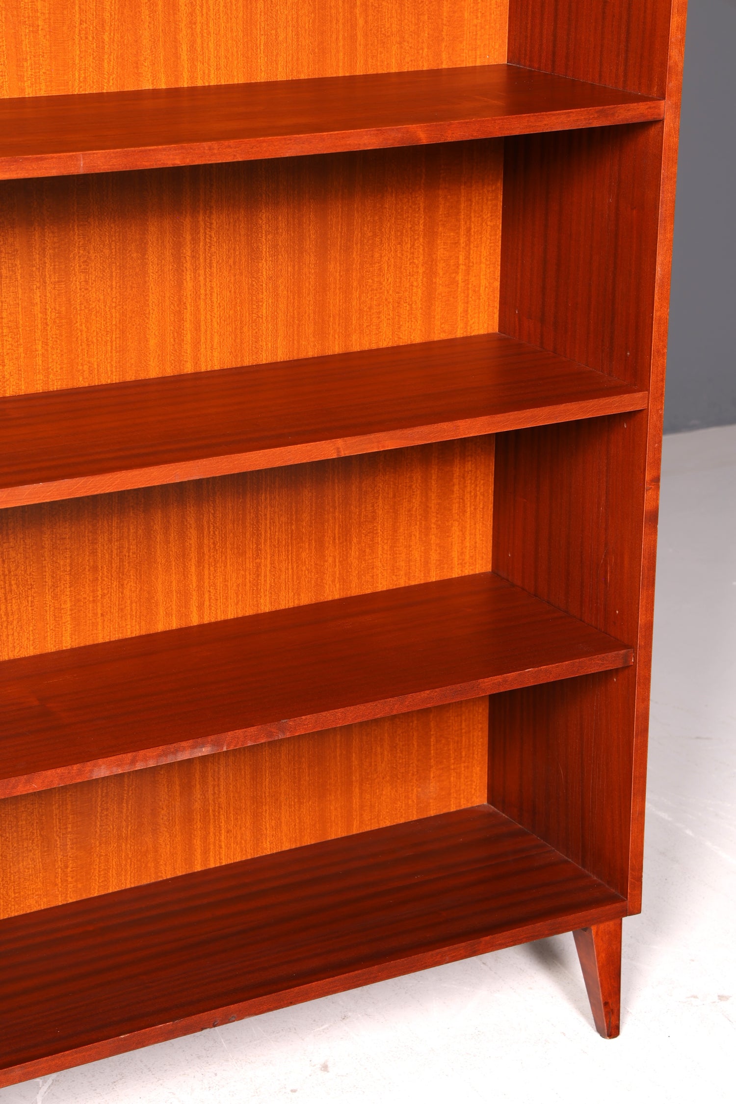 Schlichtes Mid Century Regal Vintage Bücherregal Schrank Buchablage 60s Bookshelf Designklassiker