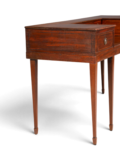 G621 Finish Filigraner Englischer Schreibtisch Englisch Desk Bürotisch 60s Office Table (Kopie)