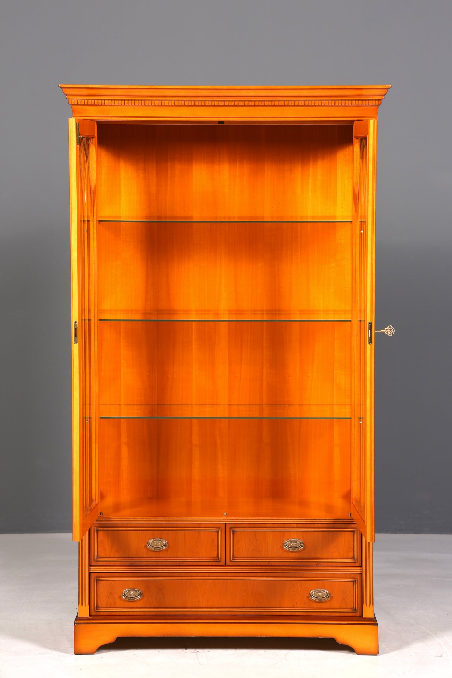 Wunderschöne Englische Vitrine Eibe Bücherschrank Buffet Antik Stil Glasvitrine