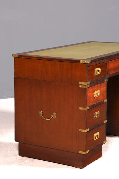 Wunderschöner Maritimer Schreibtisch Englischer Military Chest Bürotisch Office Table mit echt Lederauflage
