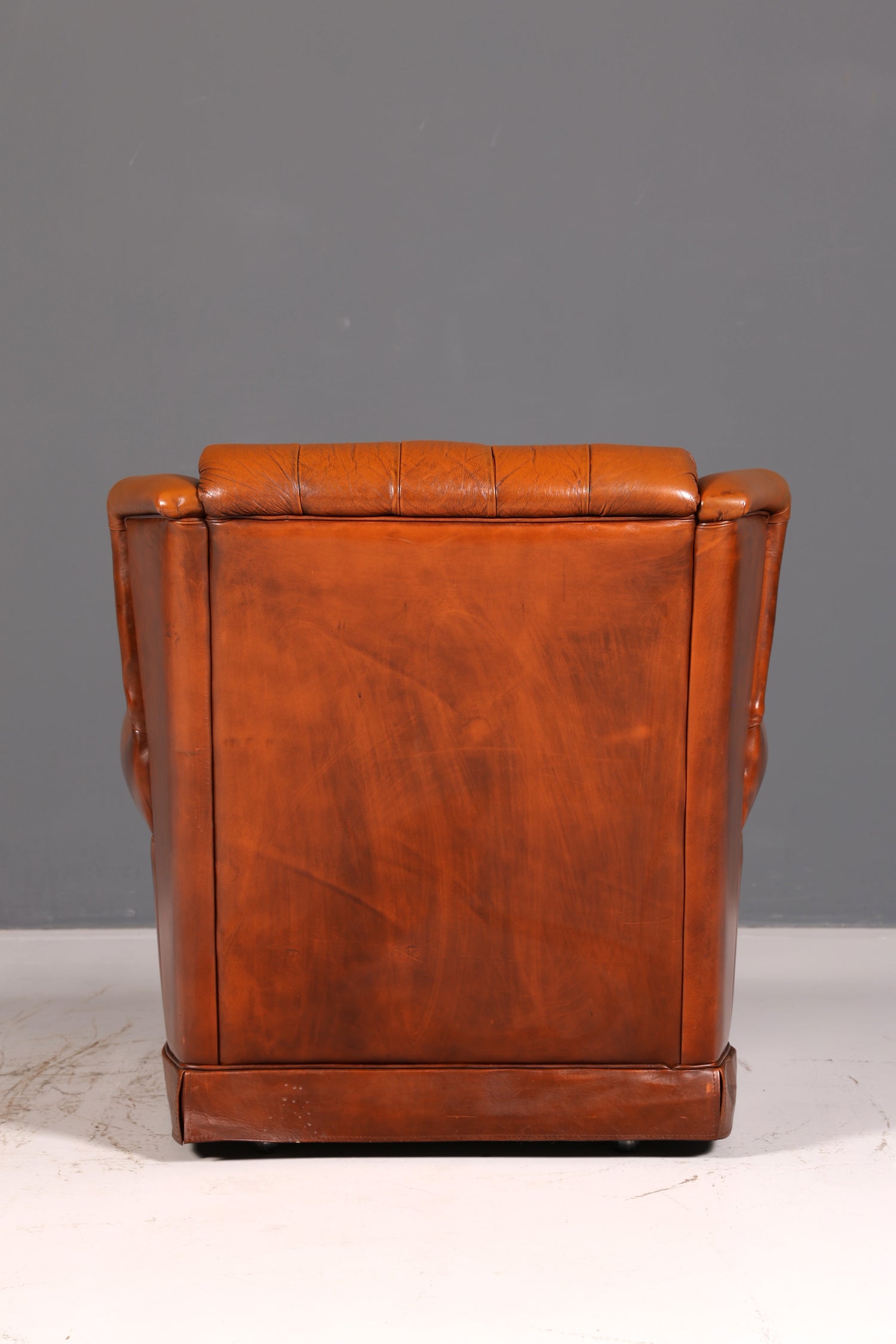 Stilvoller Original Chesterfield Sessel Englischer Armlehnsessel Cognac Echt Leder Herrensessel 1 von 2