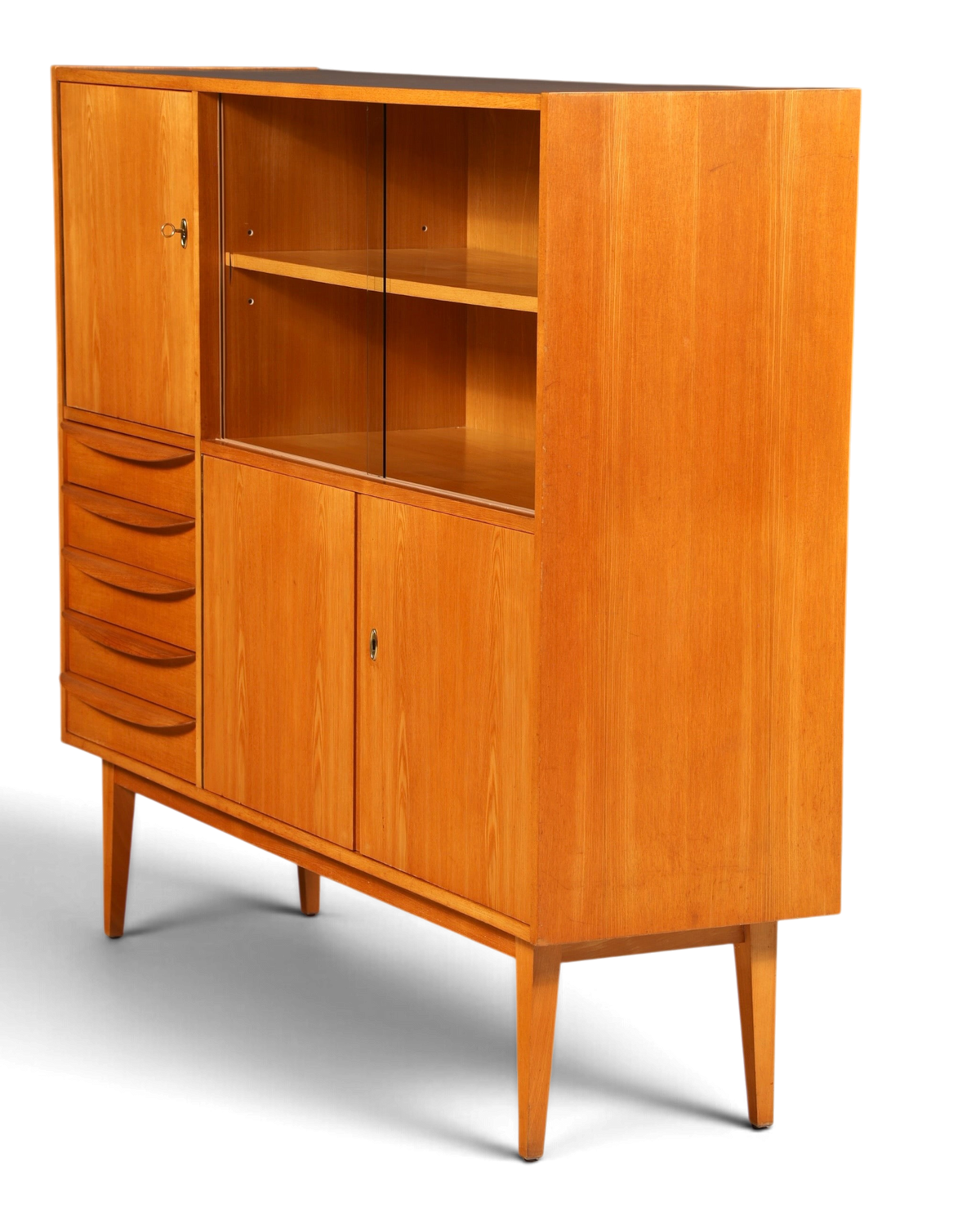 Hauptstadt Möblerei Hellerau Vitrine Modell 602 von Franz Ehrlich aus Holz im Mid Century Design mit Glasschiebetüren