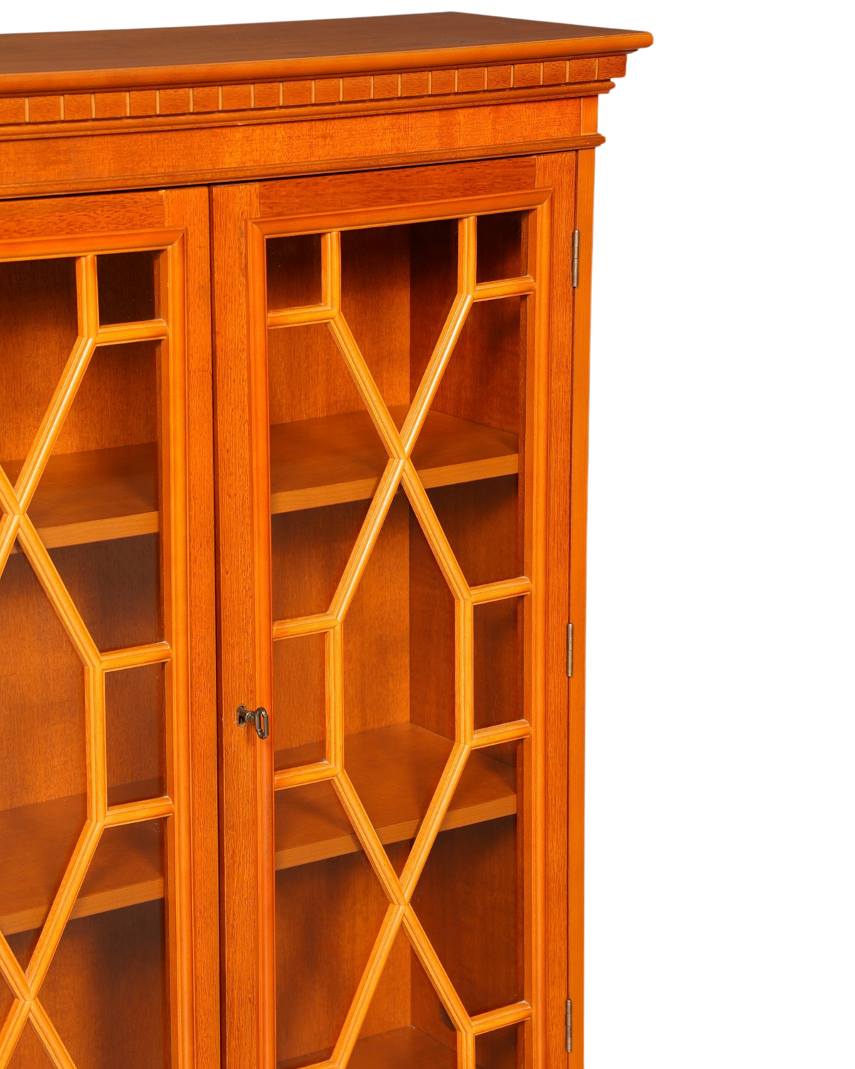Hauptstadt Möblerei englische Vitrine aus Eibenholz mit verglaster Türfront und dekorativem Gittermuster