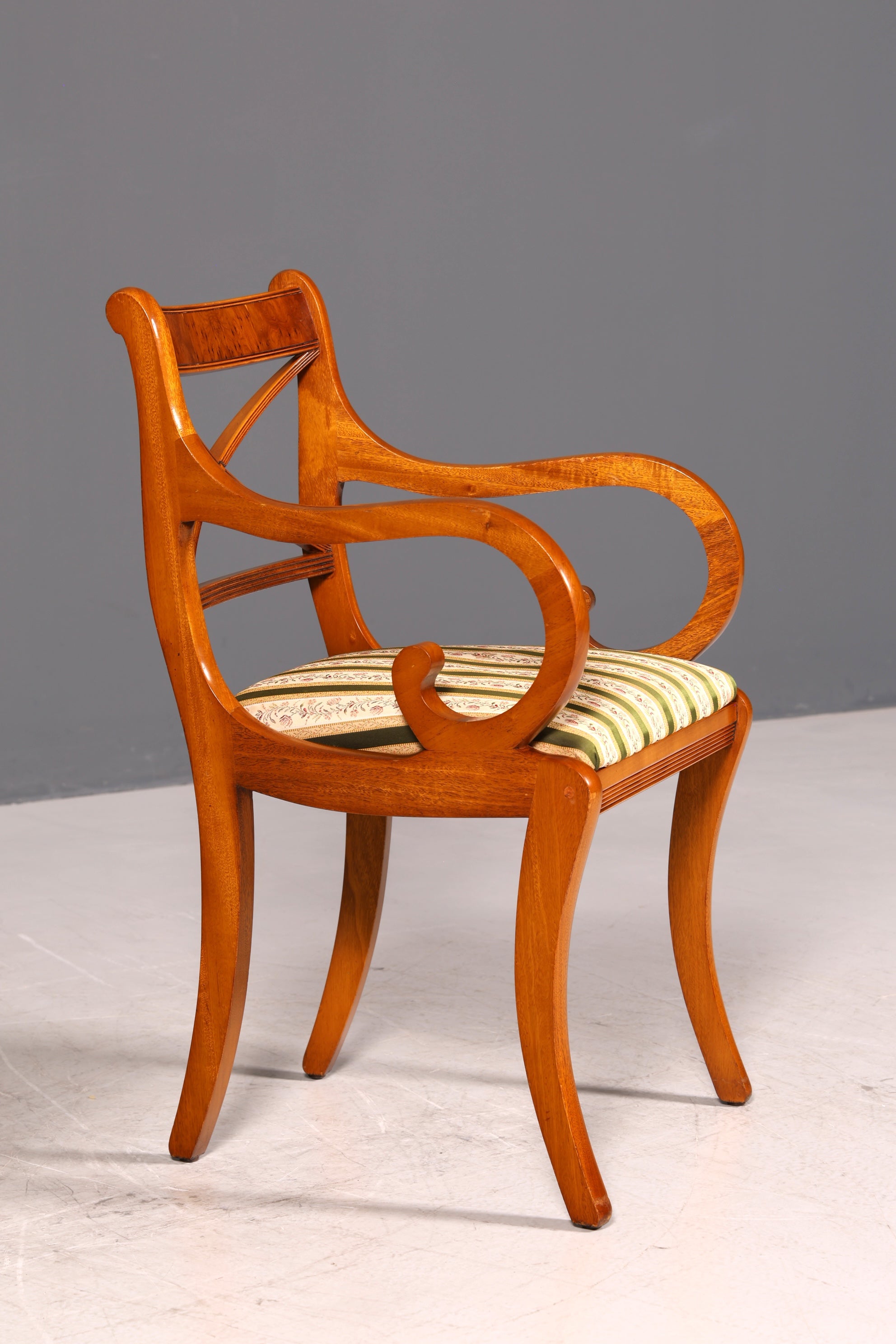 Wunderschöner Englischer Stuhl UK Armlehnstuhl Antik Stil Regency Sekretär Stuhl Eibe Polsterstuhl 4 von 5