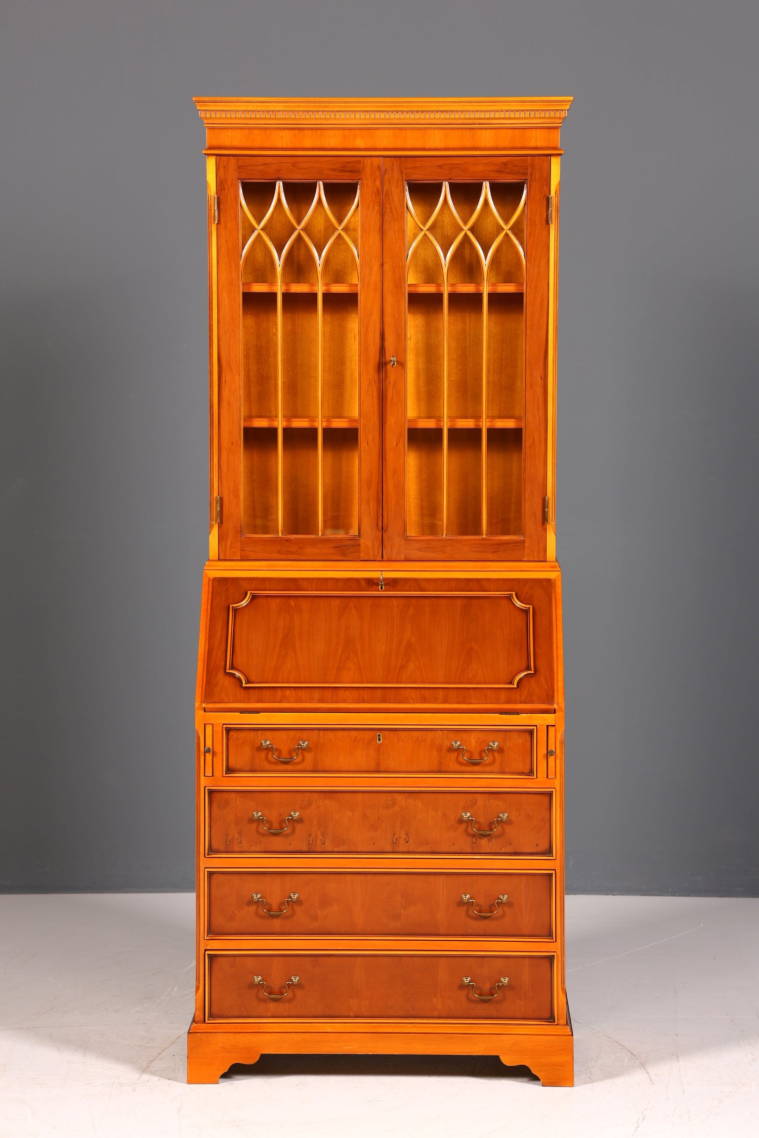 Wunderschöner Englischer Sekretär Büro Aufsatzsekretär Eibe Antik Stil Vitrinen Schrank UK