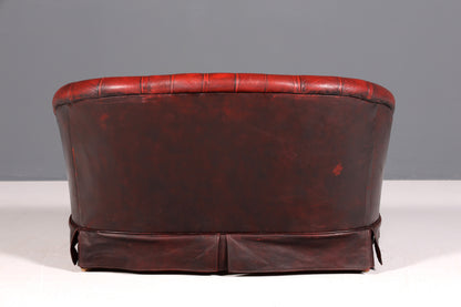 F846 Finish Wunderschönes Original Chesterfield 2er Sofa Englisch Oxblood Leder 2- Sitzer Couch