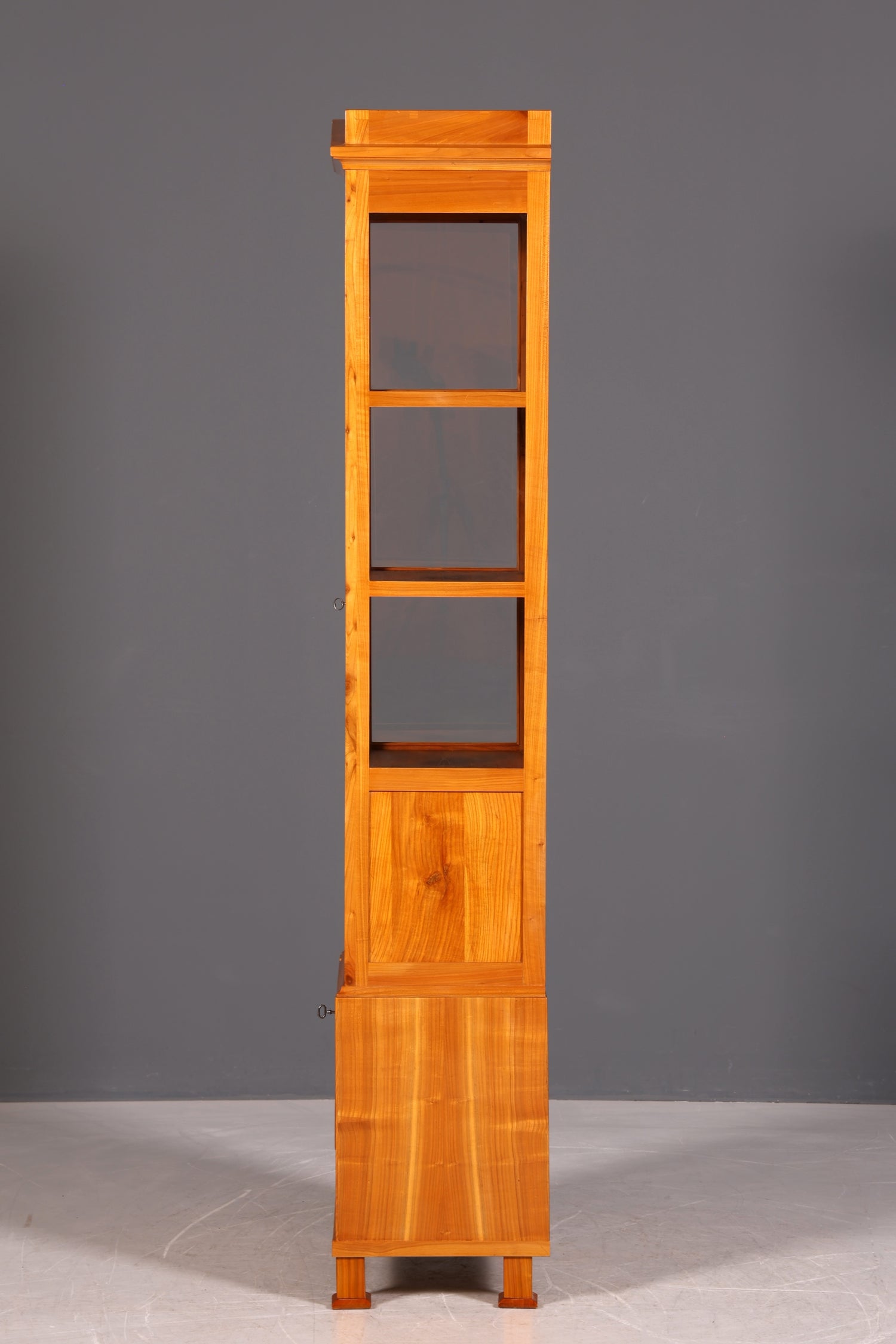 G077 Finish Antik04 falsche Beschreibung - (Biedermeier Vitrine- preis muss ich noch recherchieren)