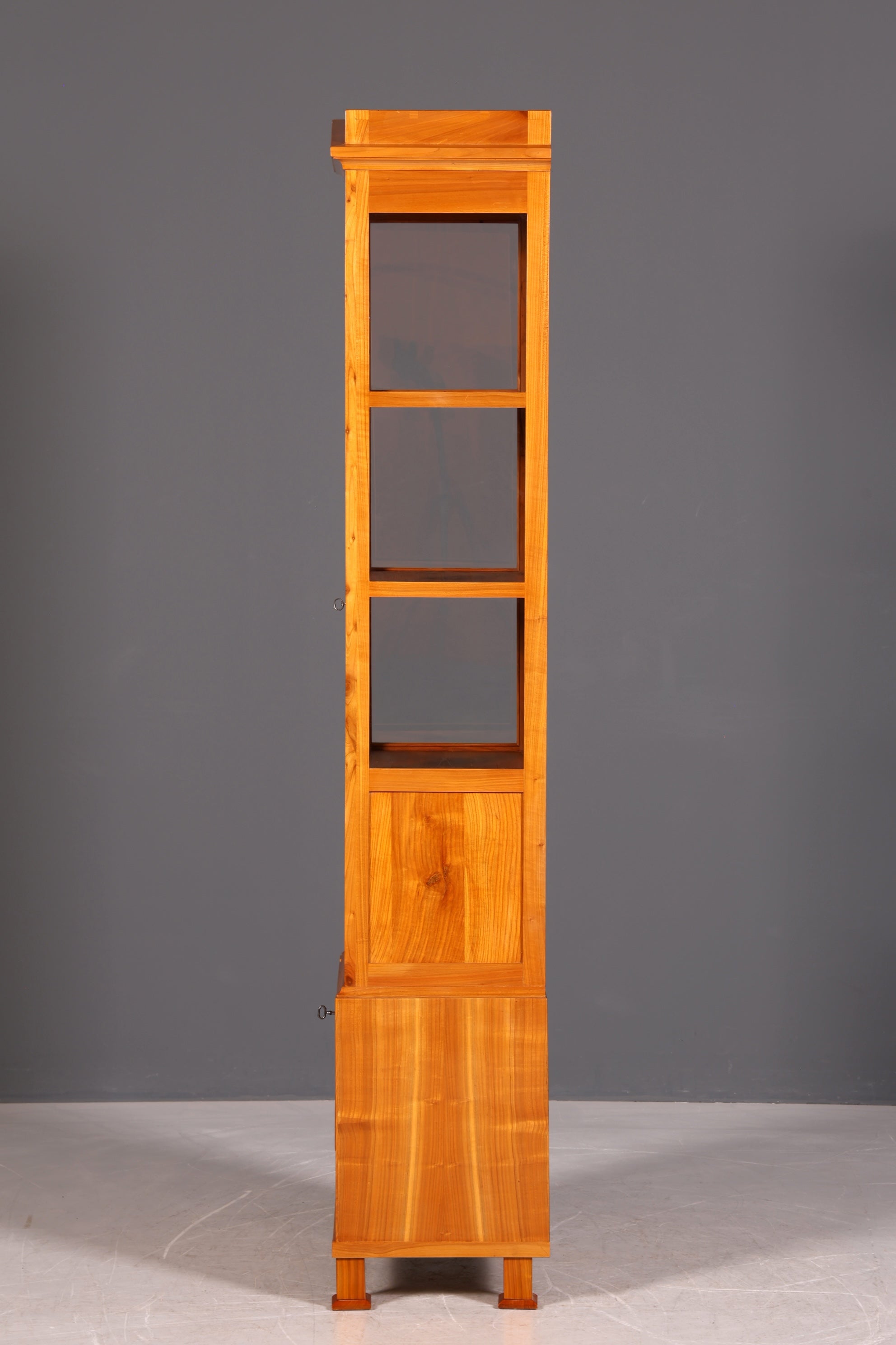 G077 Finish Antik04 falsche Beschreibung - (Biedermeier Vitrine- preis muss ich noch recherchieren)