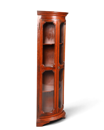 Hauptstadt Möblerei Selva Eckvitrine aus massivem Holz im antiken Stil mit Glasfront und eleganter Patina