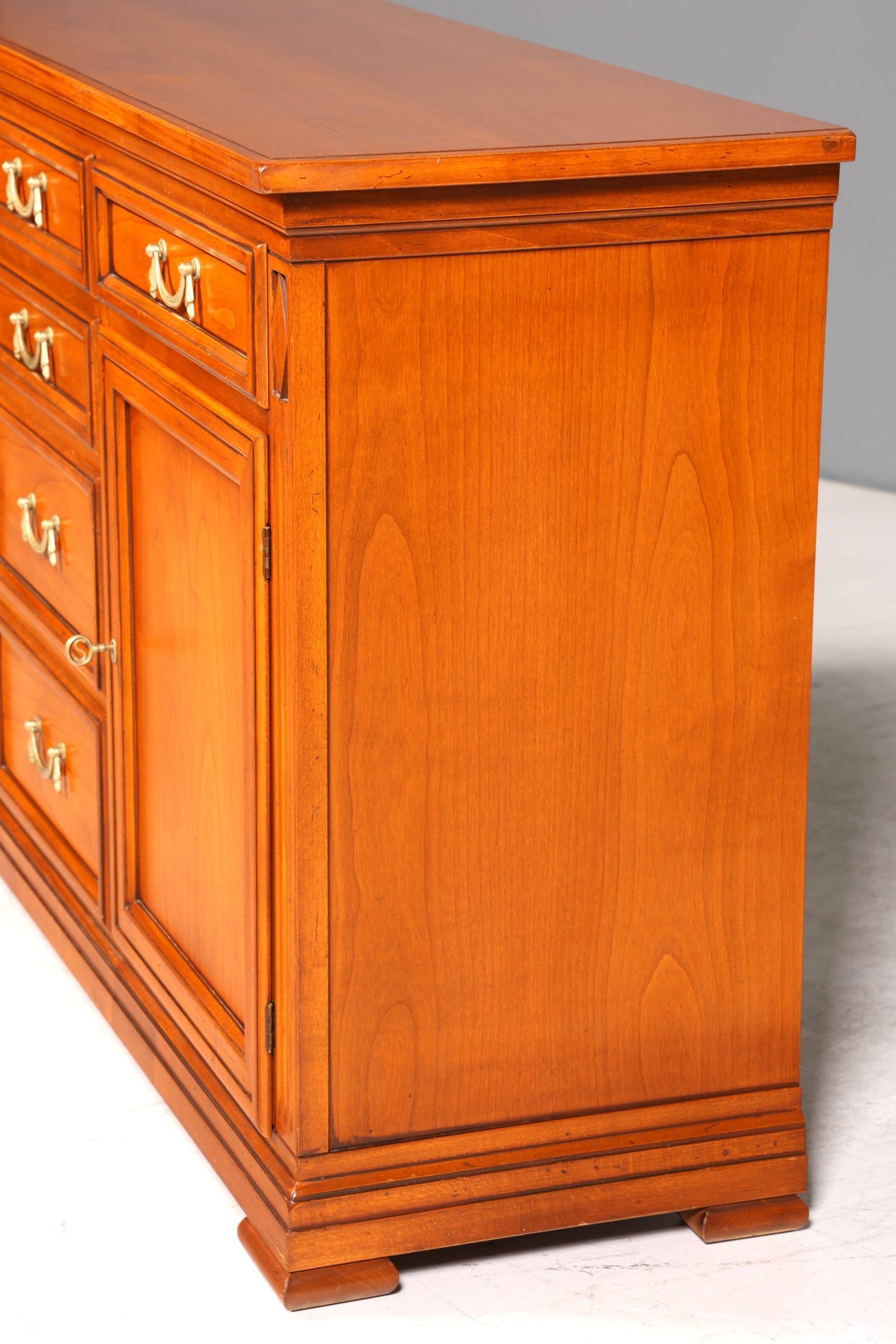 Stilvolles Original Selva Sideboard Antik Stil Villa Borghese Schrank Kommode Buffet Anrichte