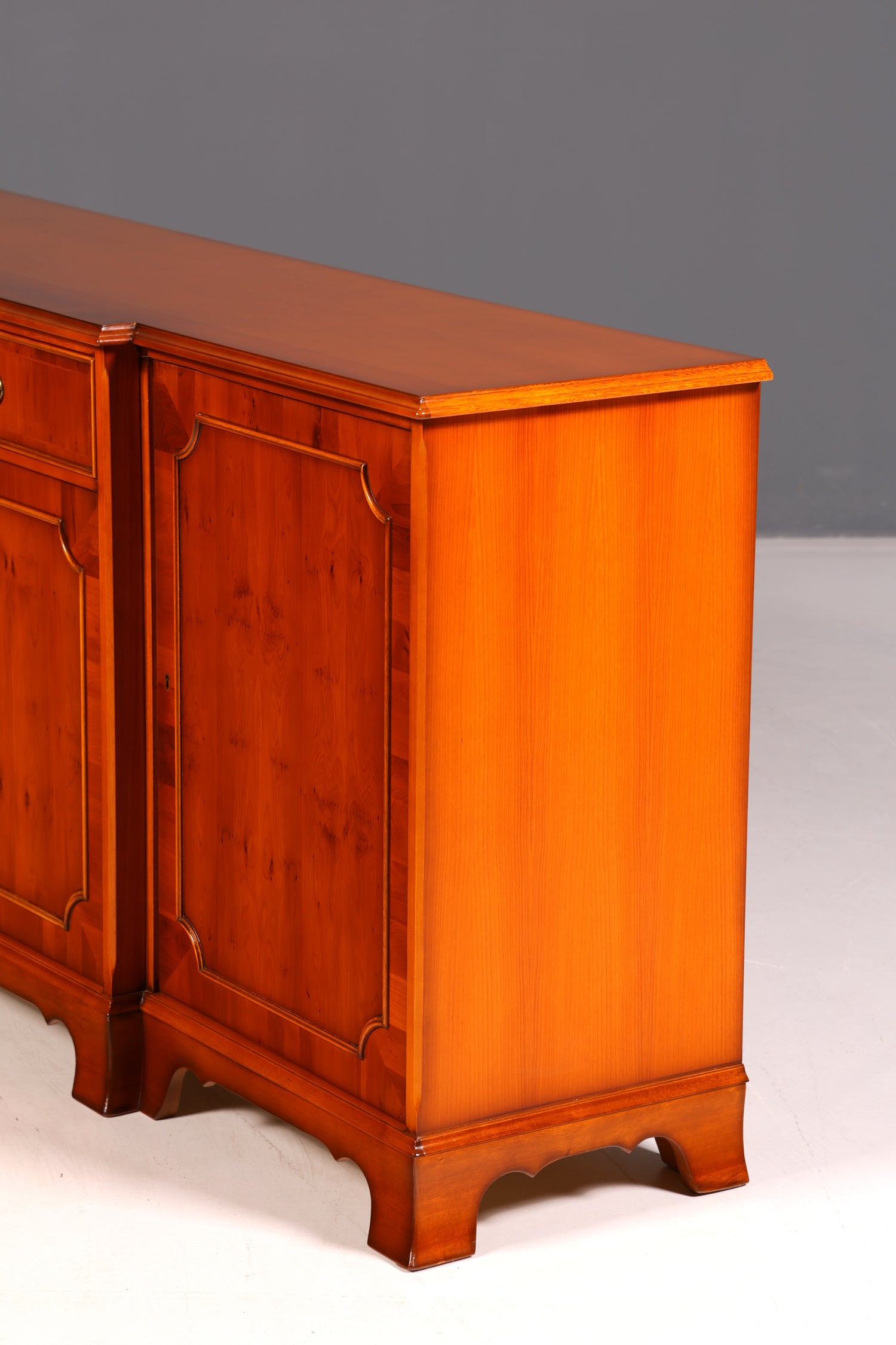 Wunderschönes Original Heldense Sideboard Eibe Englisch Buffetschrank Kommode Antik Schrank Vintage