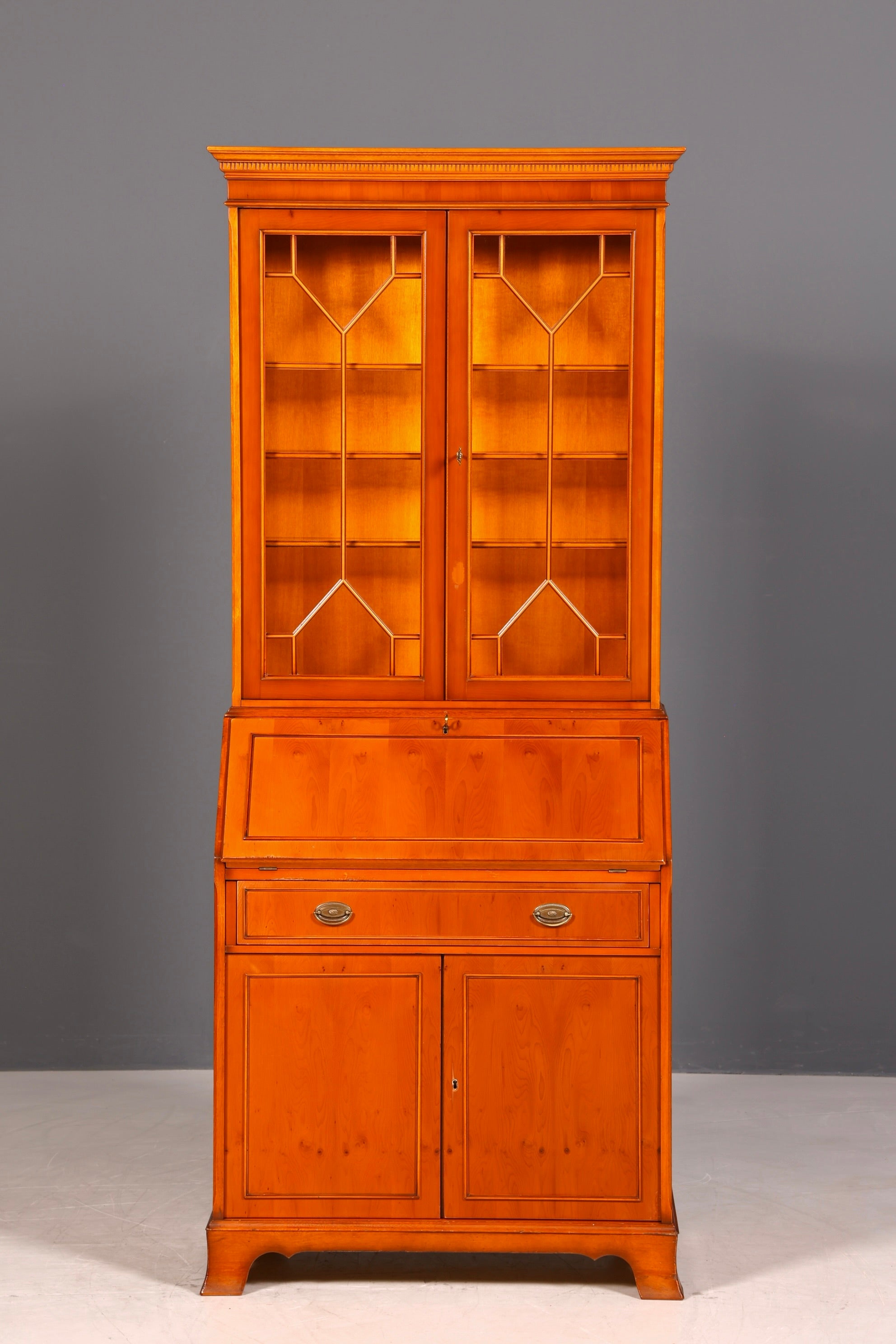 G581 Finish Stilvoller Englischer Sekretär Original Heldense Büro Aufsatzsekretär Eibe Antik 60S Vitrinen Schrank UK (Kopie)