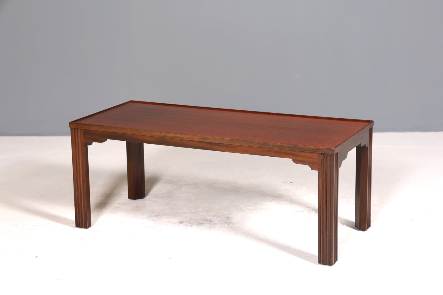 Traumhafter Tisch im Englischen Stil Couchtisch Mahagoni Antik Stil Ablagetisch