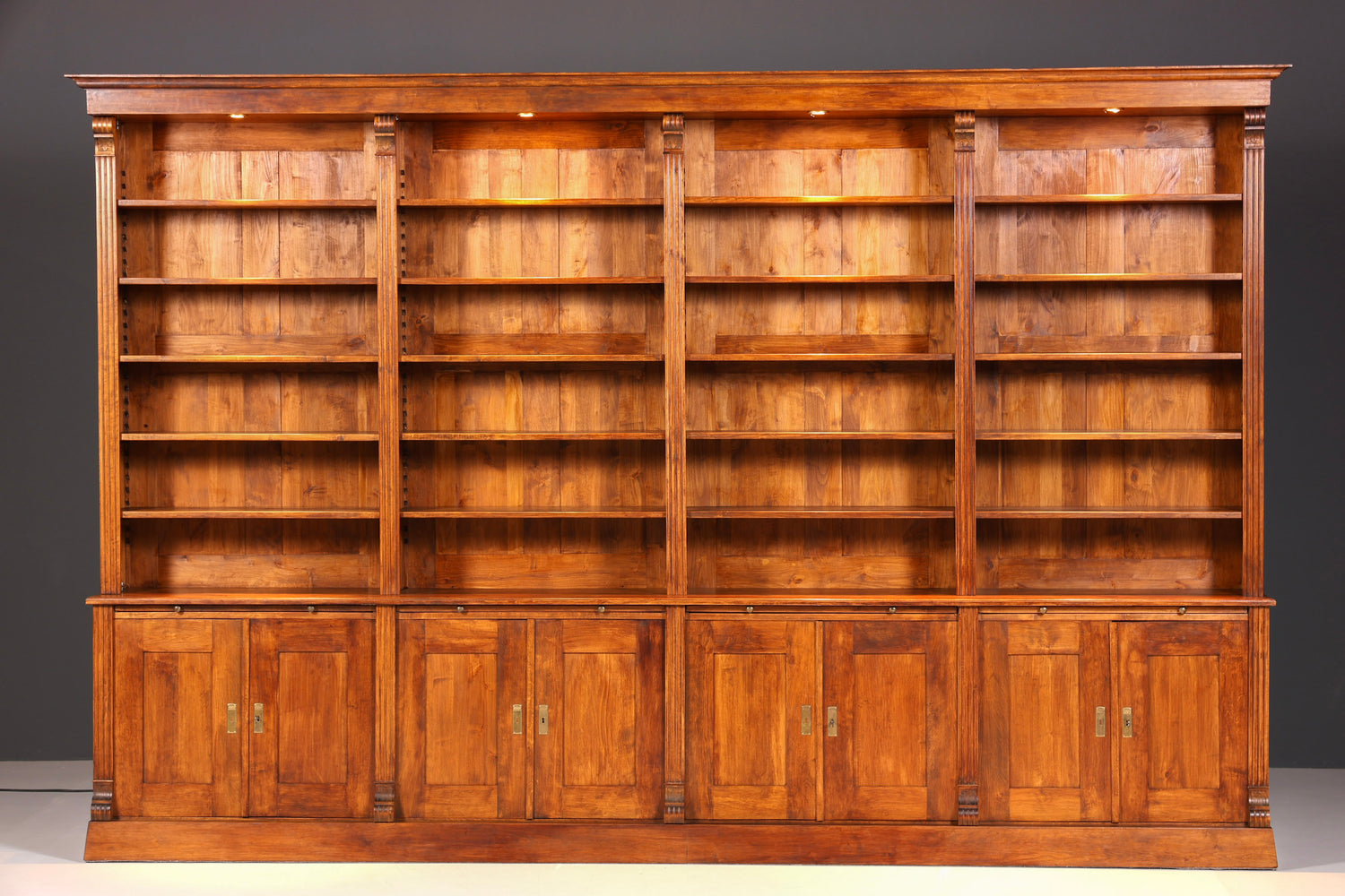 Traumhaftes XXL massiv Holz Regal Kolonial Schrank Antik Stil Bücherregal Kommode Bibliothek Bücherwand